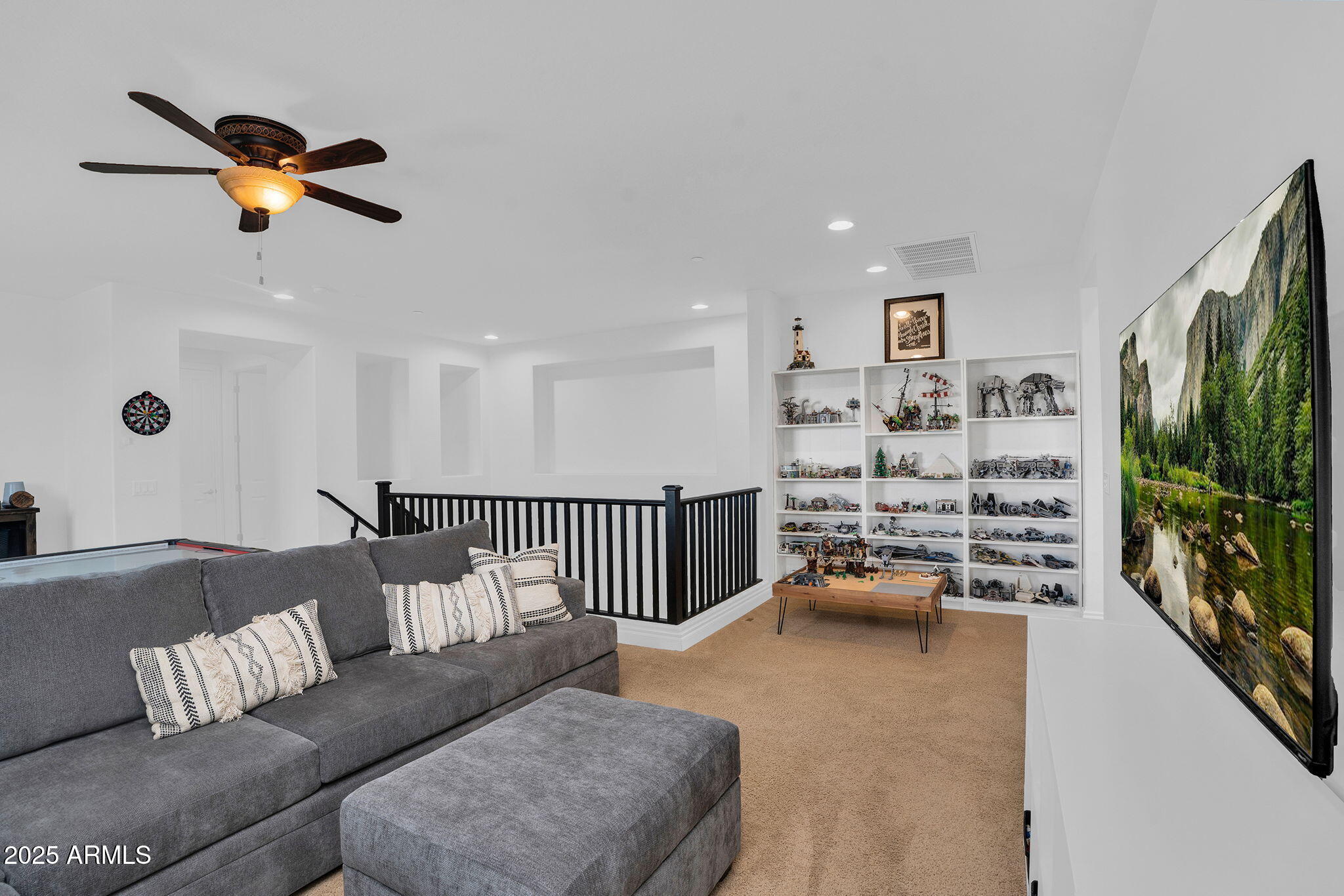 3087 E MAPLEWOOD Court