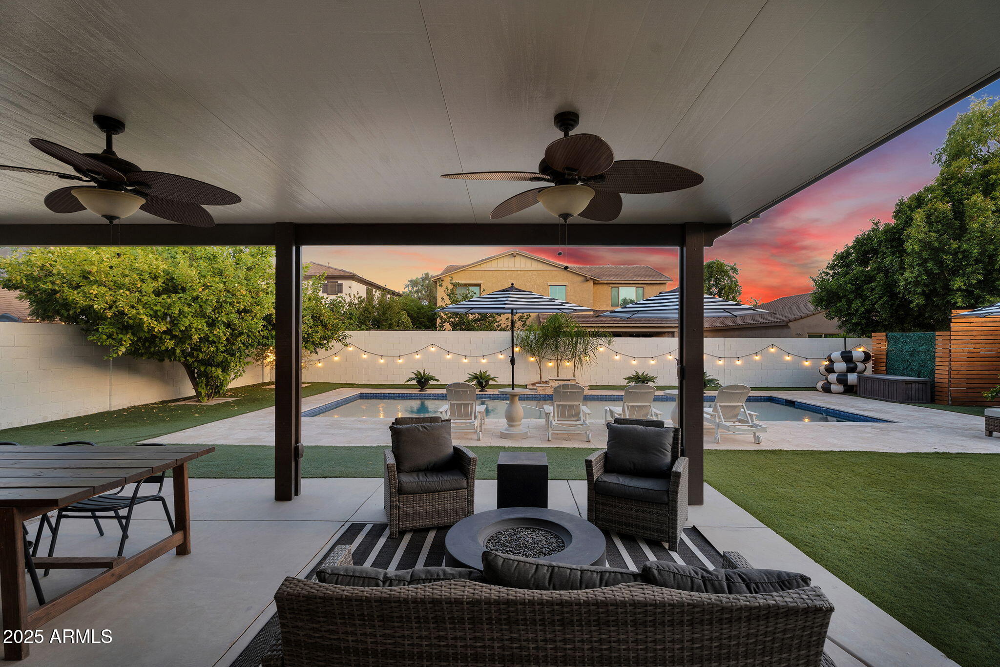 3087 E MAPLEWOOD Court