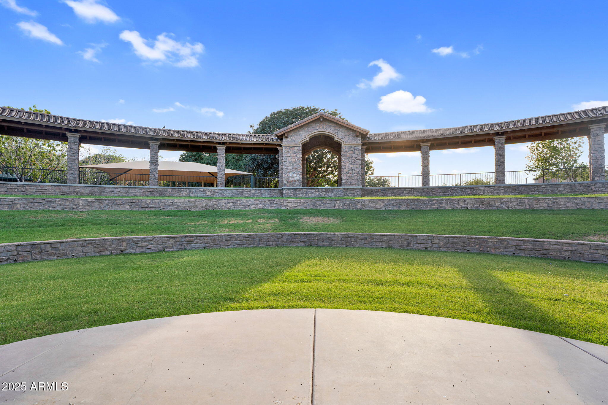 3087 E MAPLEWOOD Court