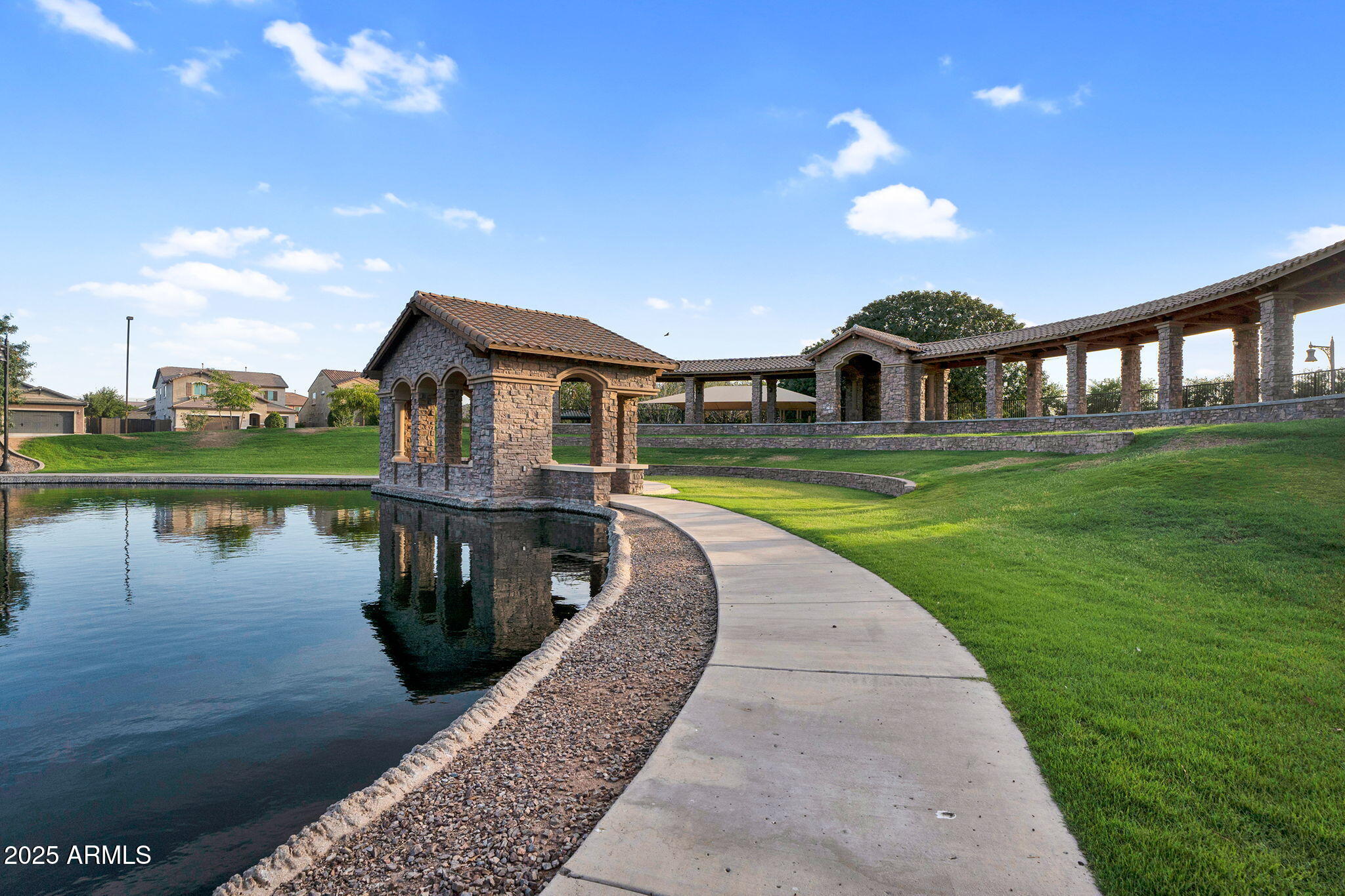 3087 E MAPLEWOOD Court