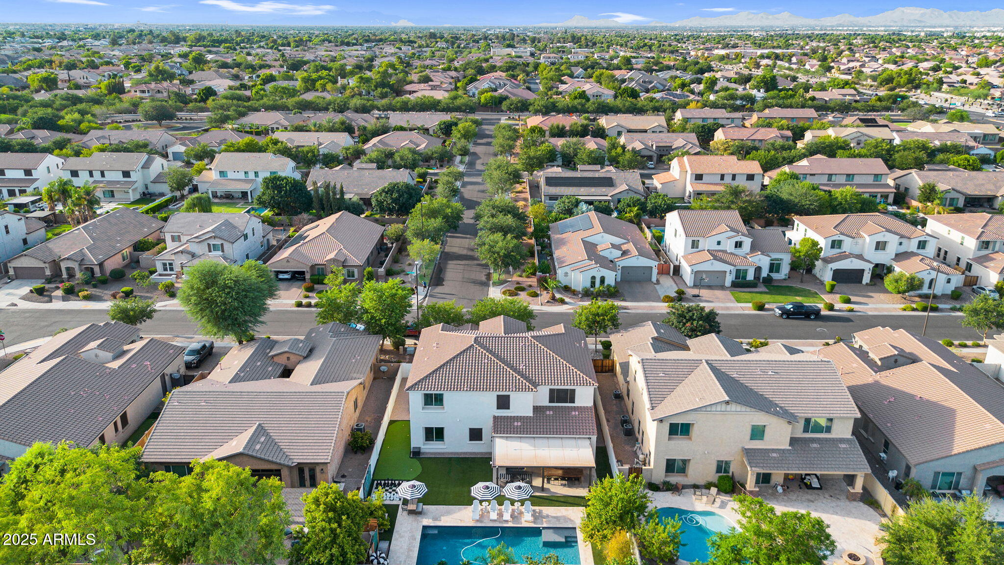 3087 E MAPLEWOOD Court