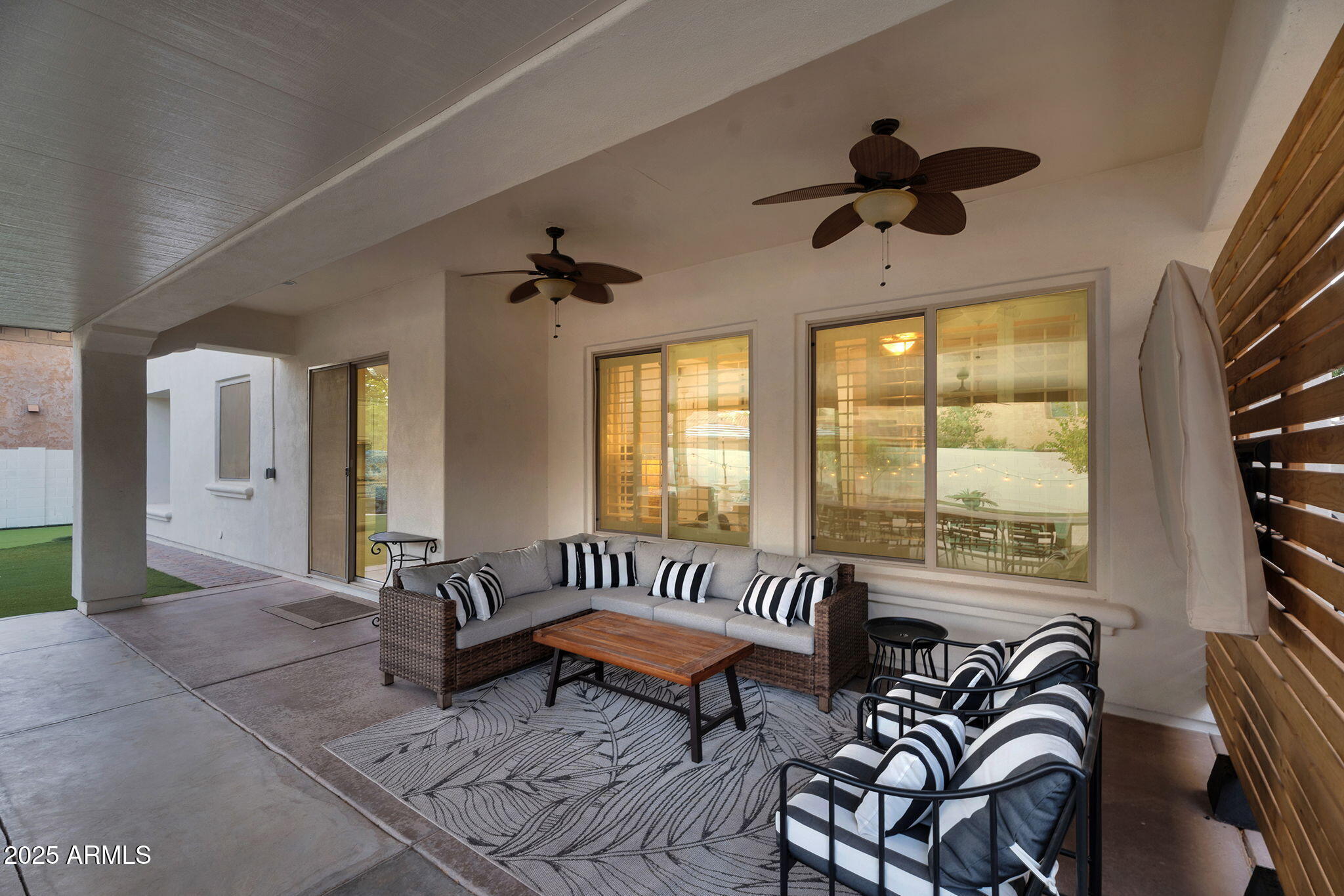 3087 E MAPLEWOOD Court