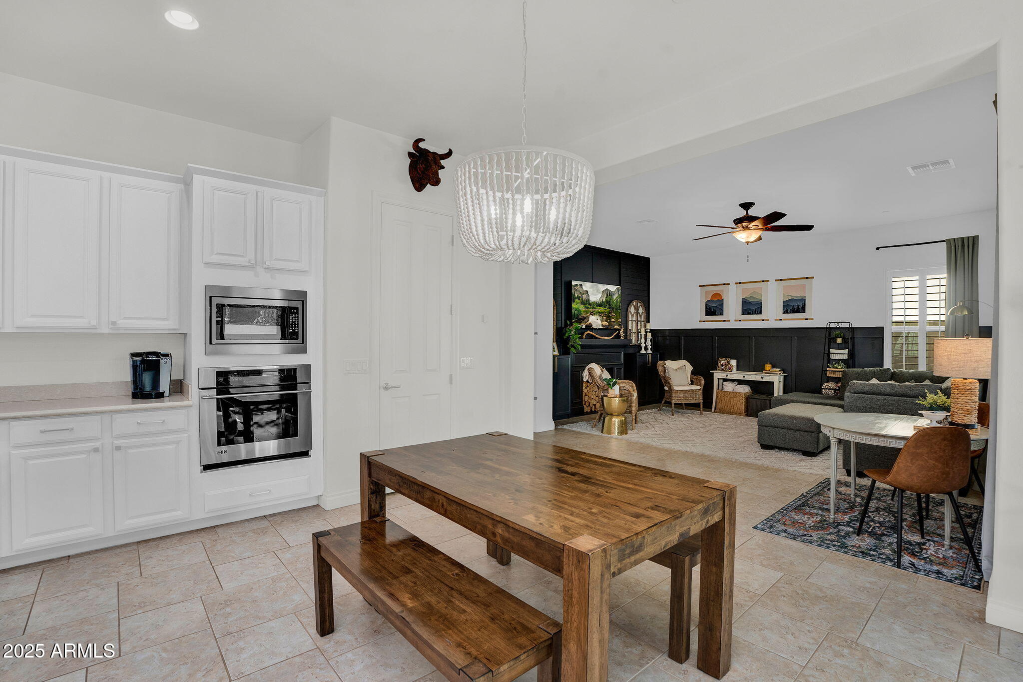 3087 E MAPLEWOOD Court