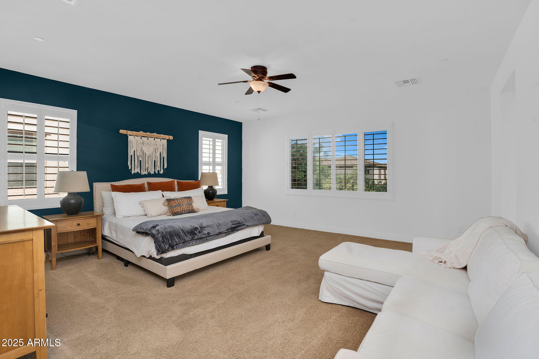 3087 E MAPLEWOOD Court