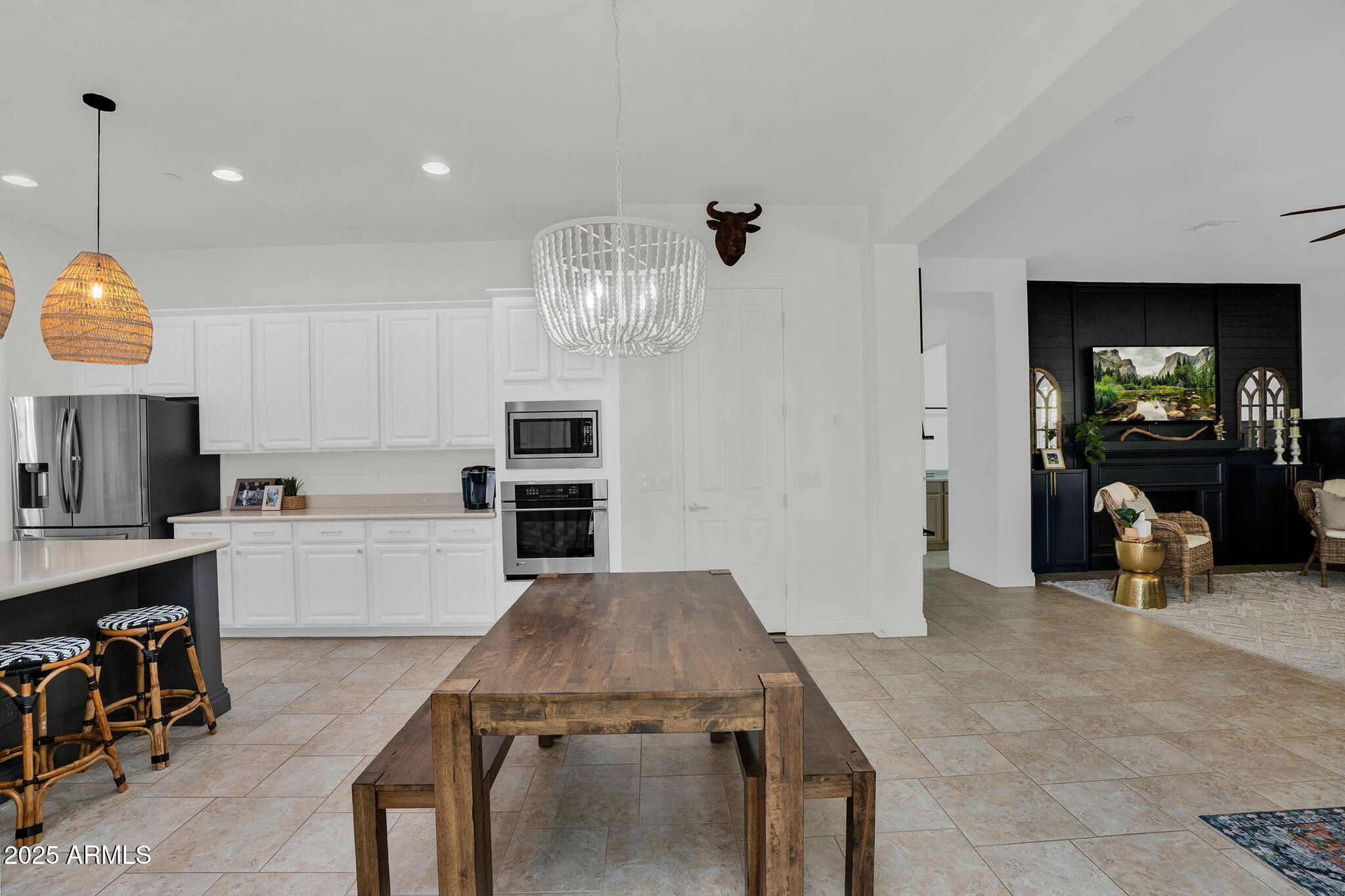 3087 E MAPLEWOOD Court