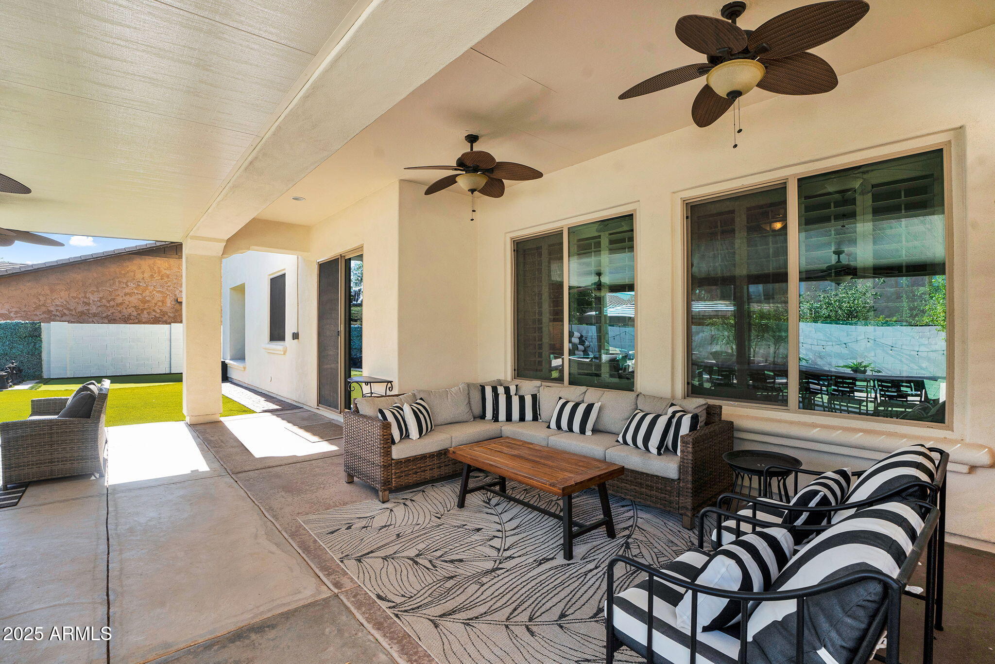 3087 E MAPLEWOOD Court