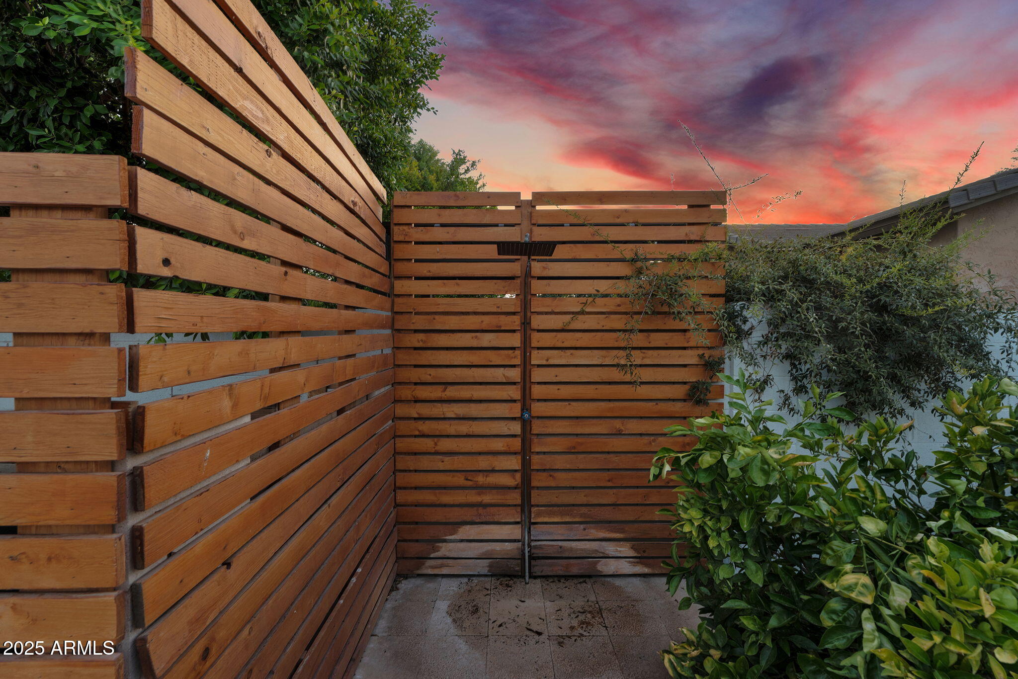 3087 E MAPLEWOOD Court