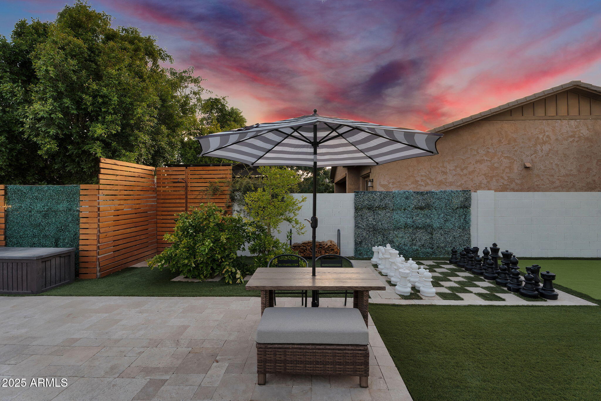 3087 E MAPLEWOOD Court
