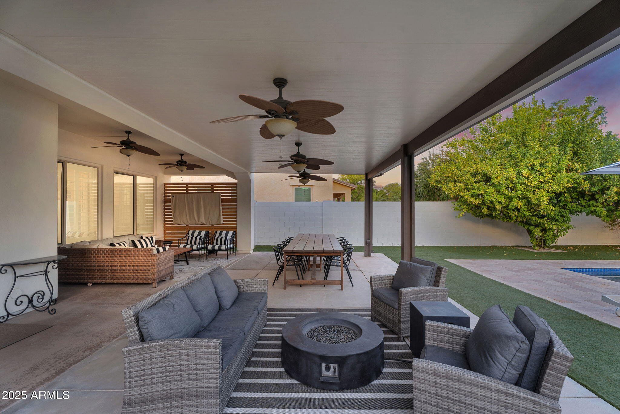 3087 E MAPLEWOOD Court