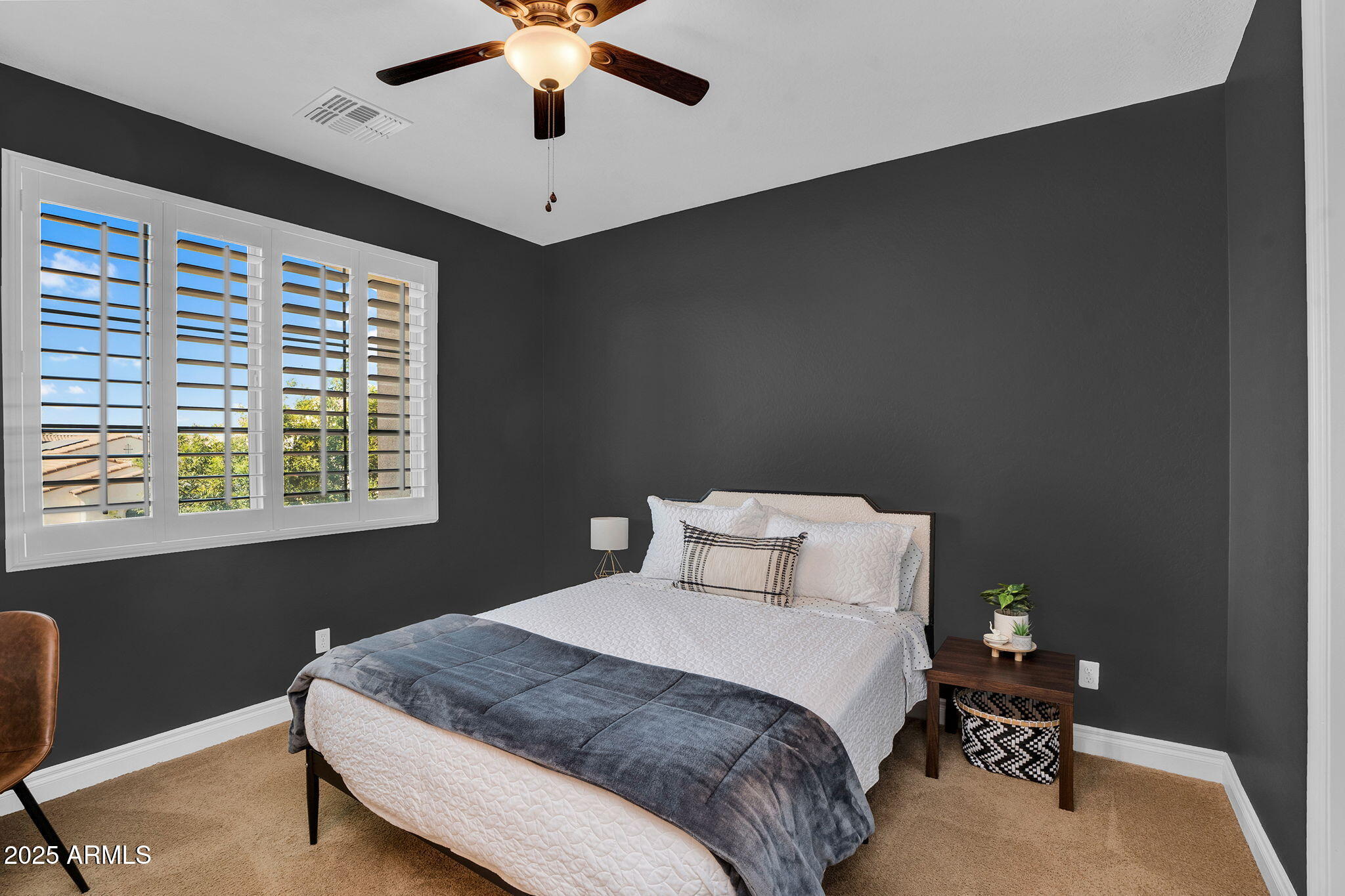3087 E MAPLEWOOD Court