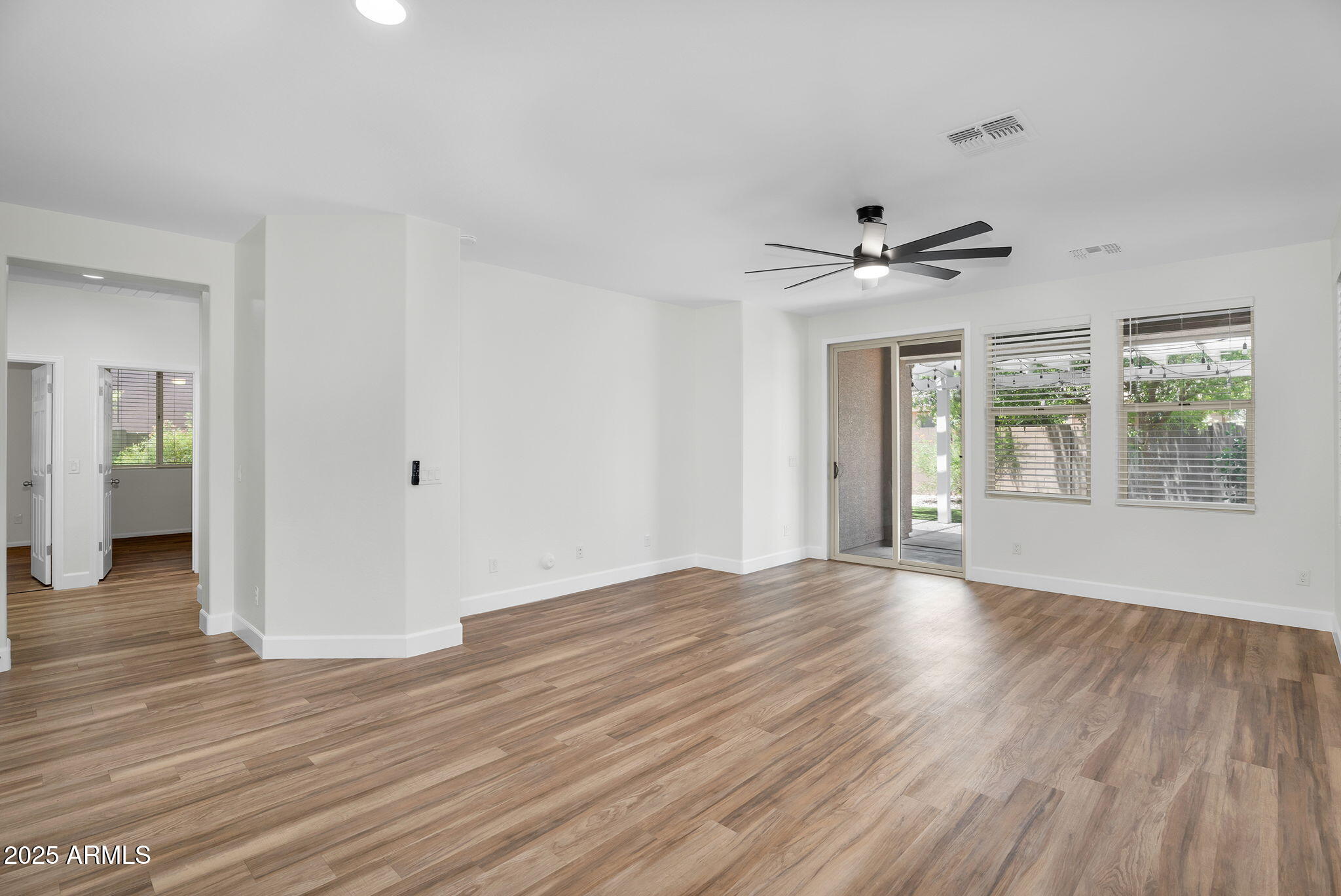 874 E DORAL Court