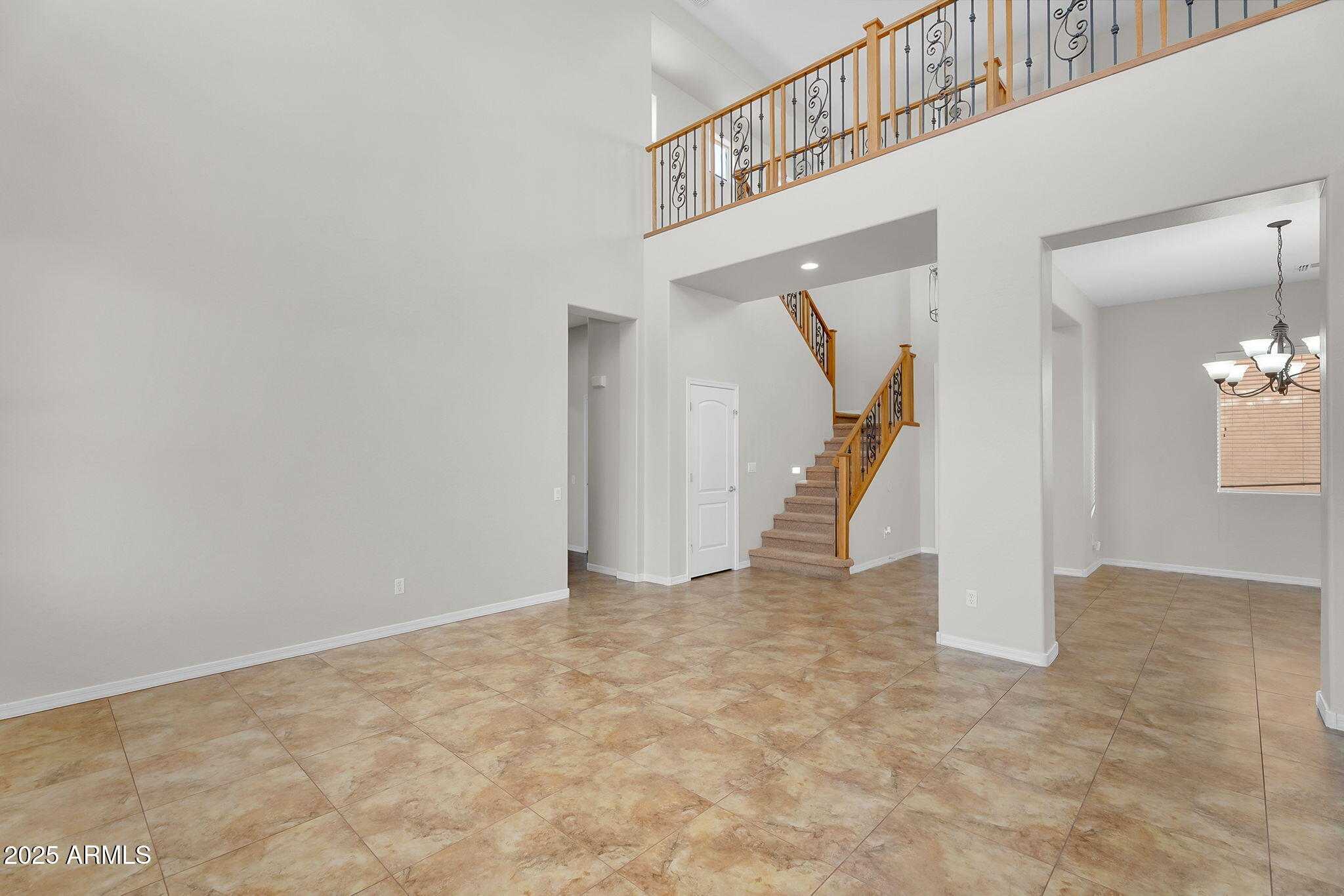 637 E INDIAN WELLS Place