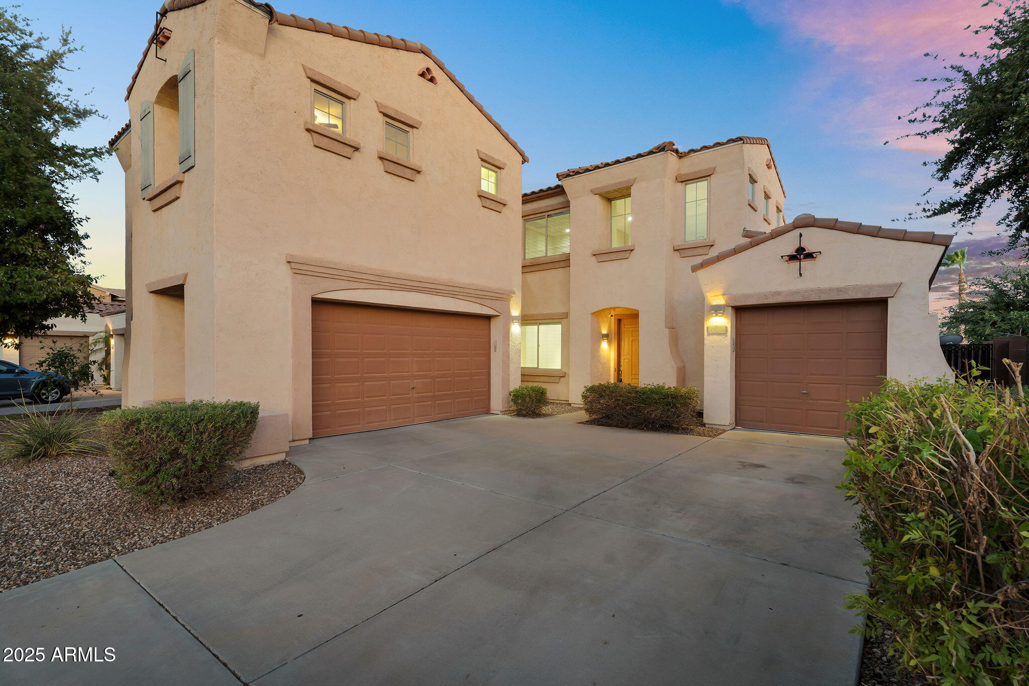 637 E INDIAN WELLS Place