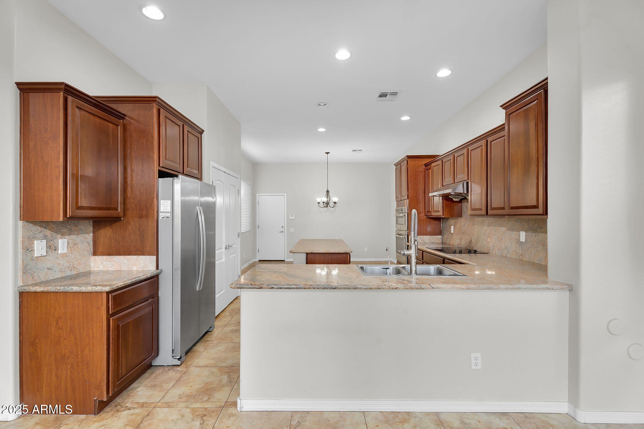 637 E INDIAN WELLS Place