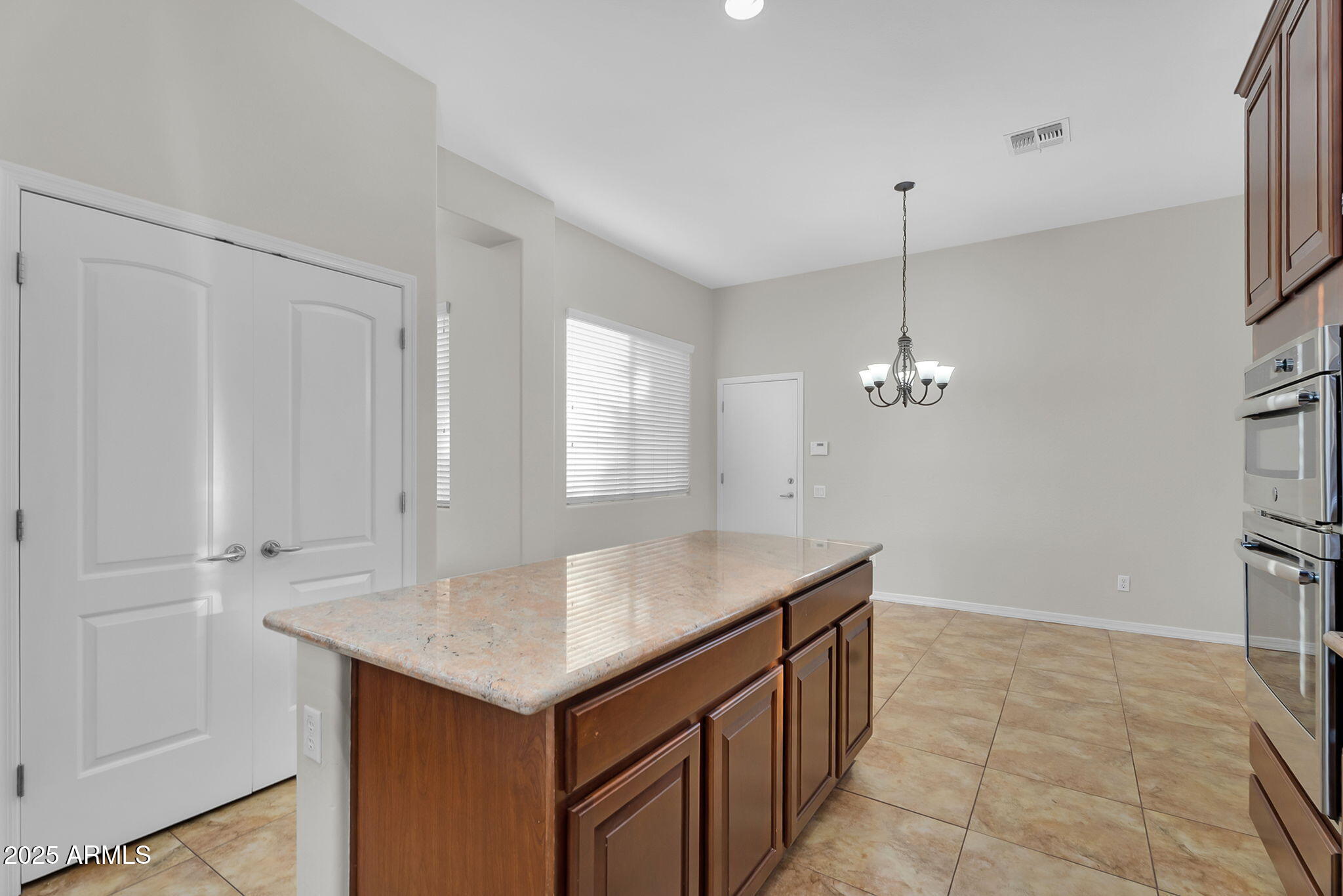 637 E INDIAN WELLS Place