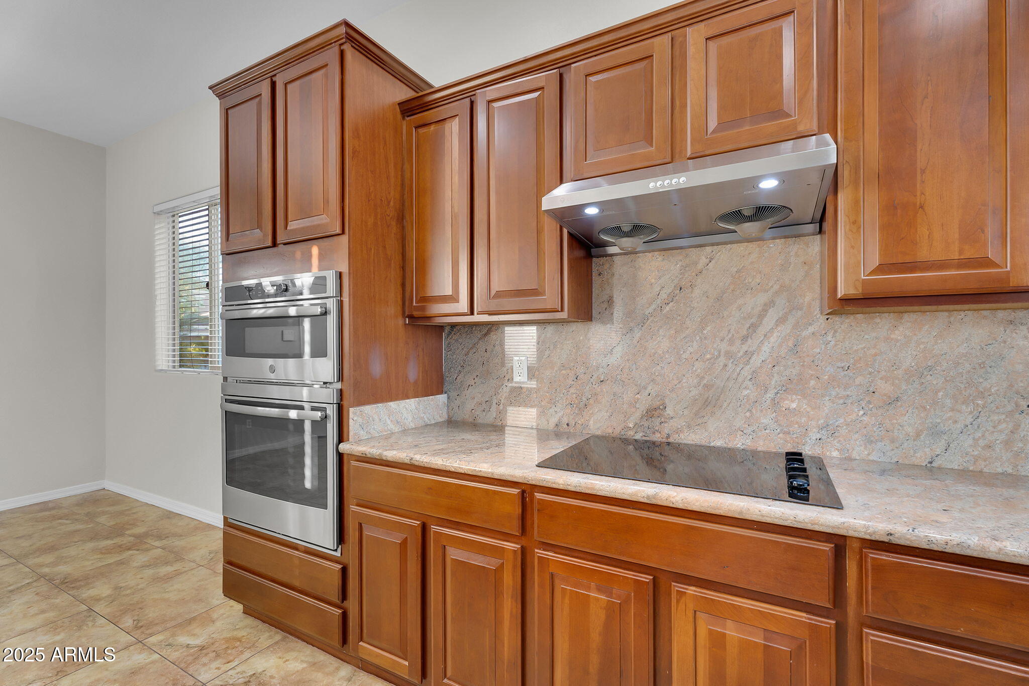 637 E INDIAN WELLS Place