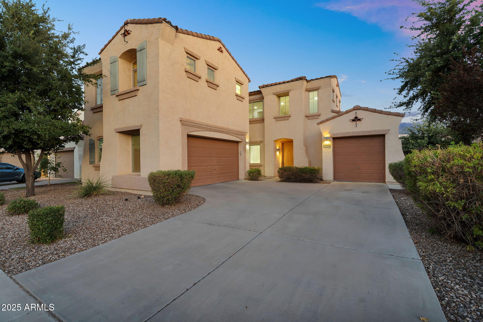 637 E INDIAN WELLS Place