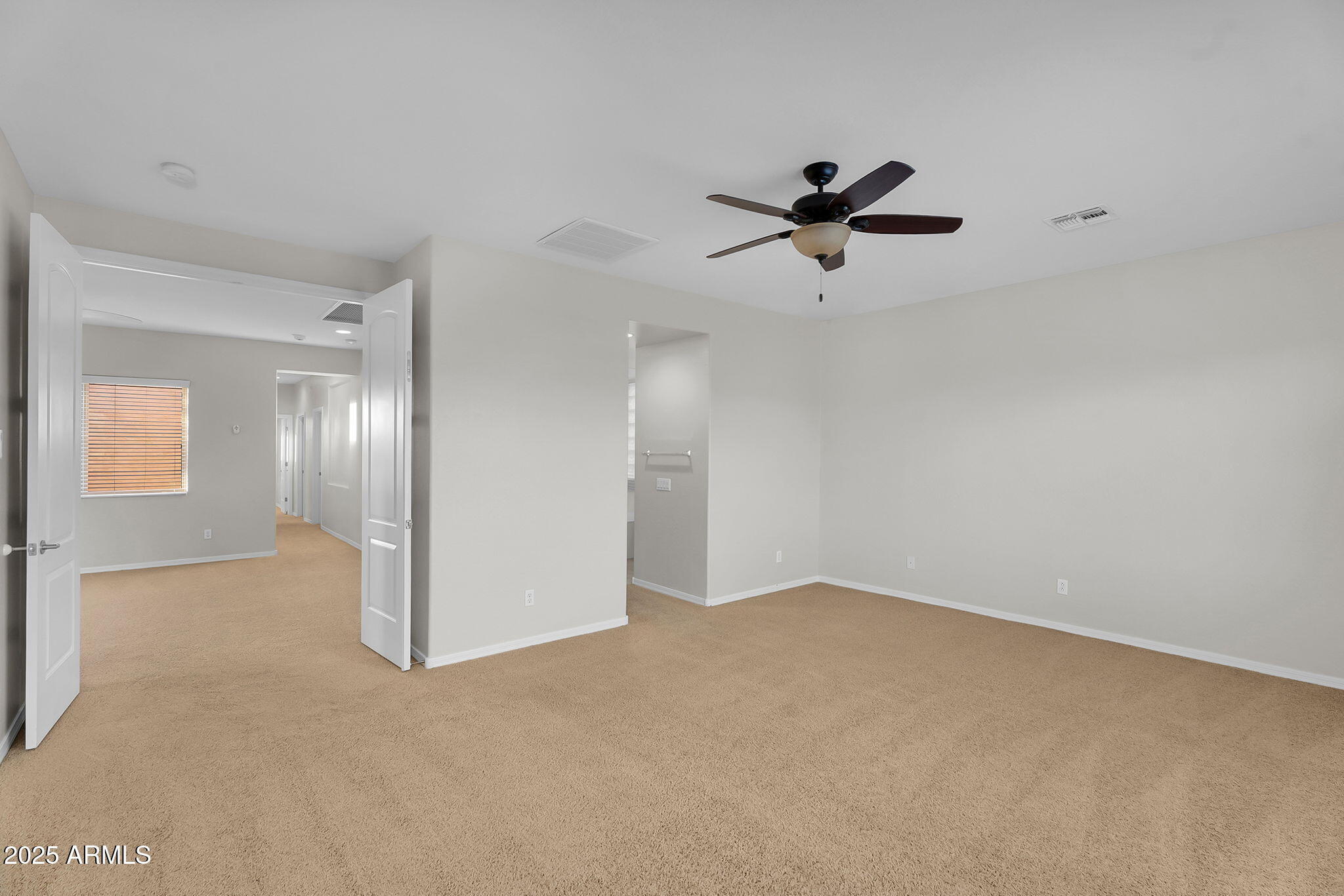 637 E INDIAN WELLS Place