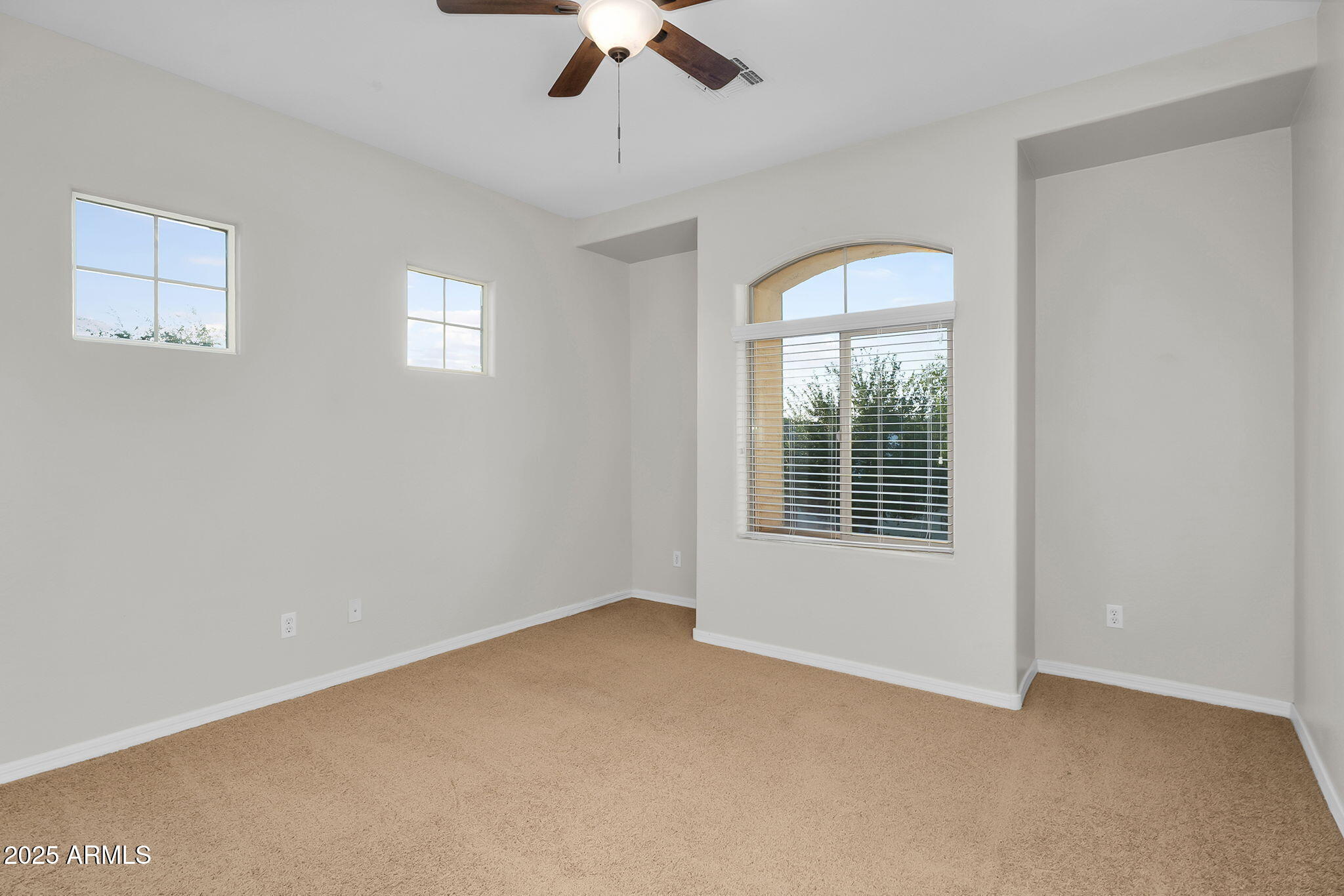 637 E INDIAN WELLS Place