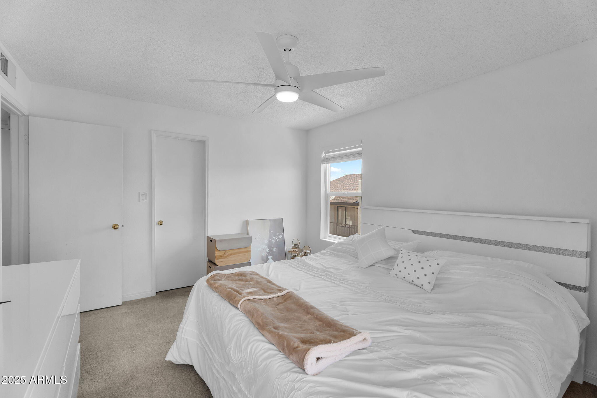 5518 E LINDSTROM Lane, 3012