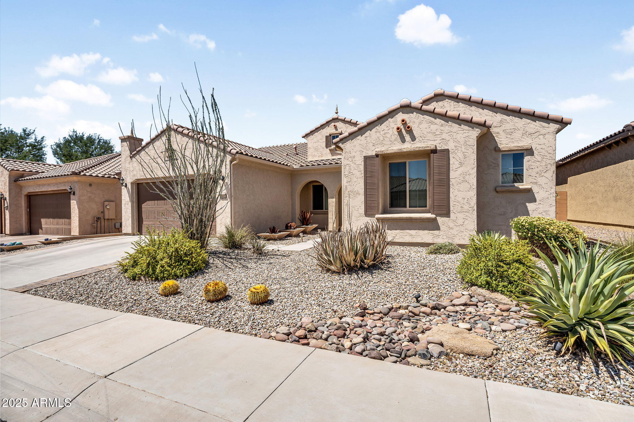 3932 E TORREY PINES Lane