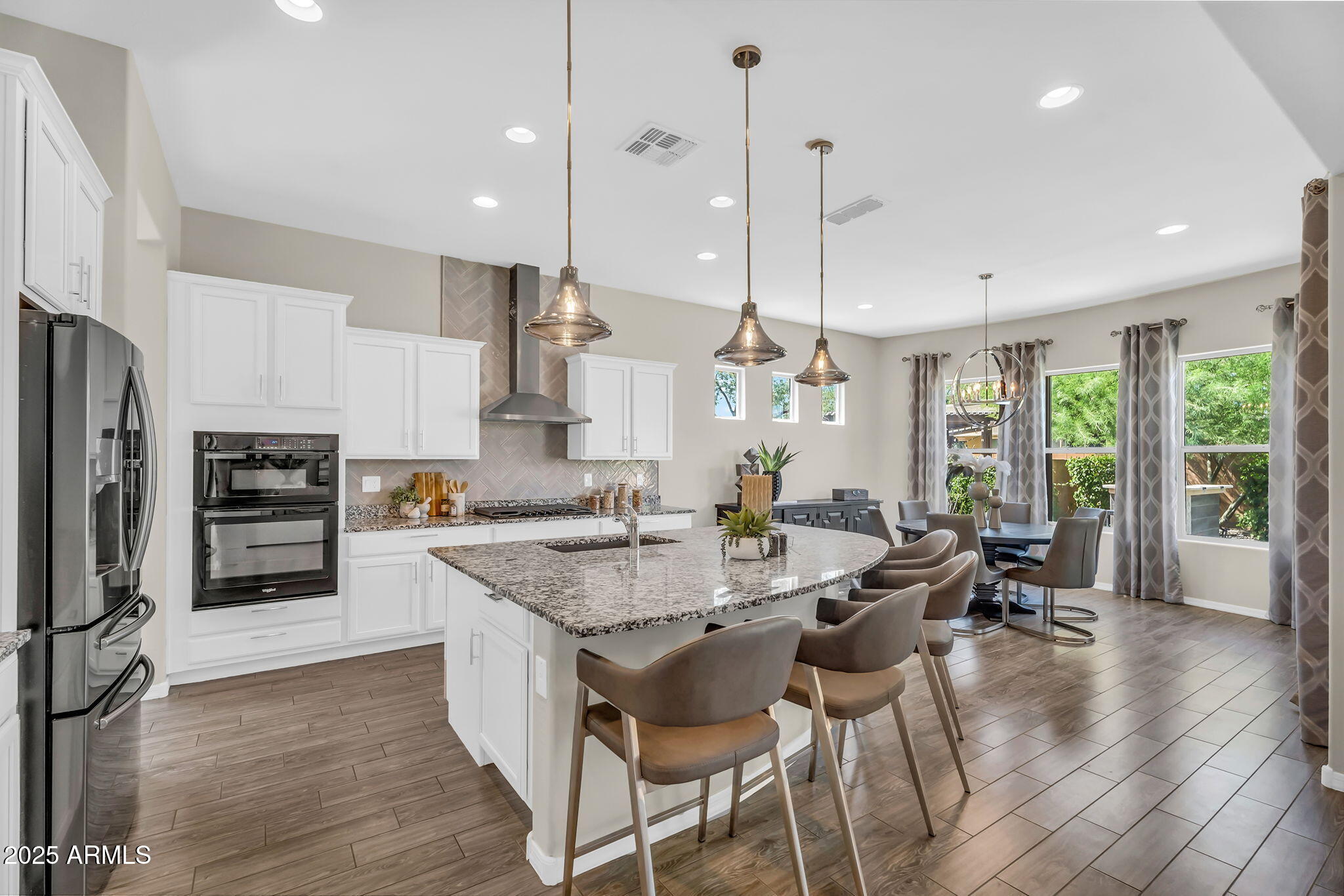 3932 E TORREY PINES Lane
