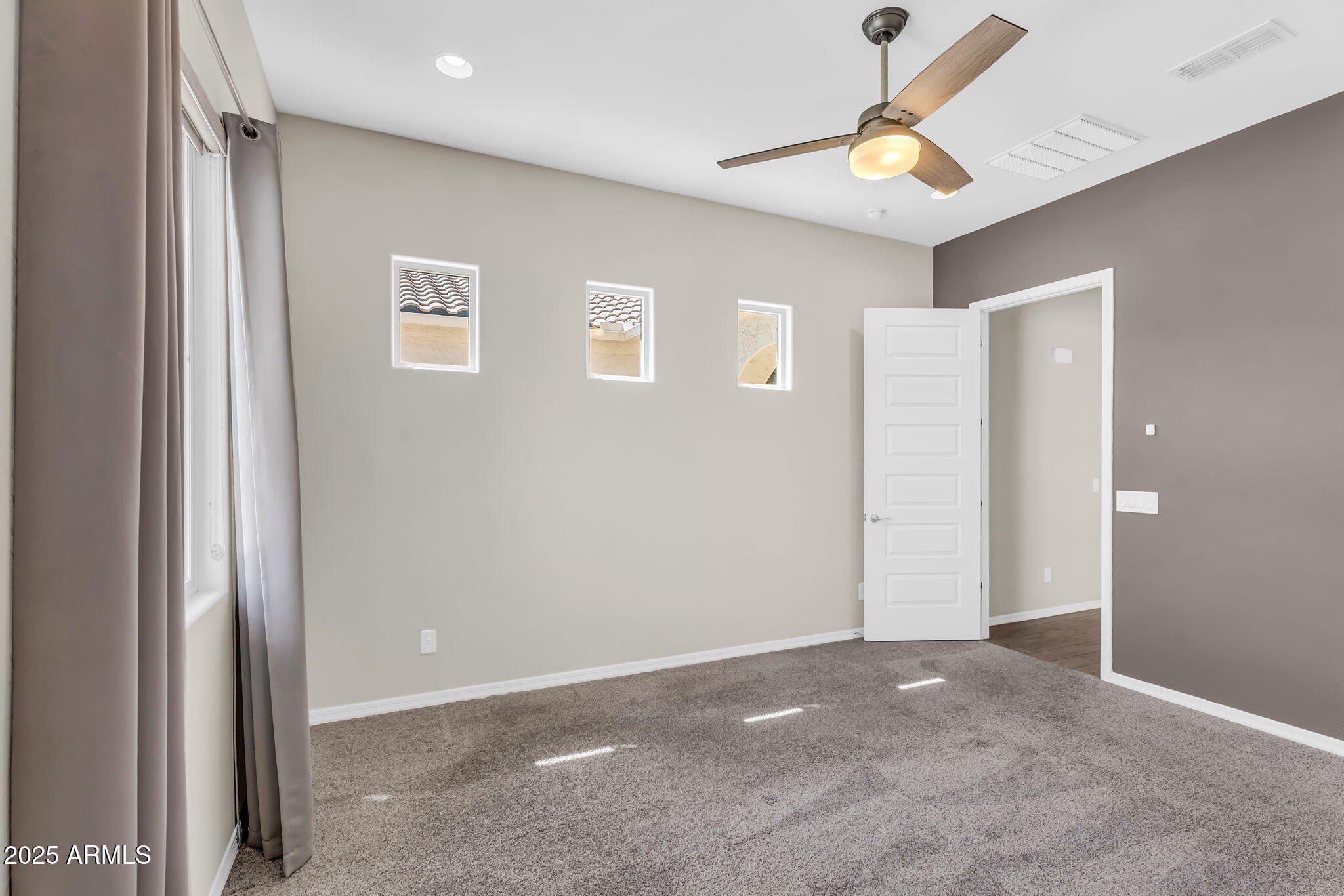 3932 E TORREY PINES Lane
