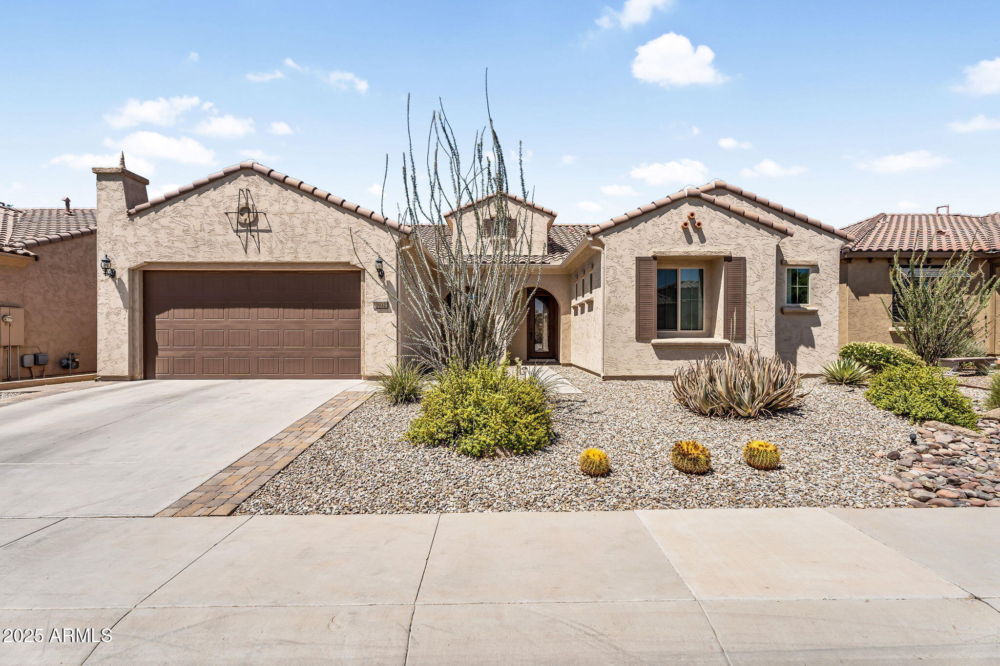 3932 E TORREY PINES Lane