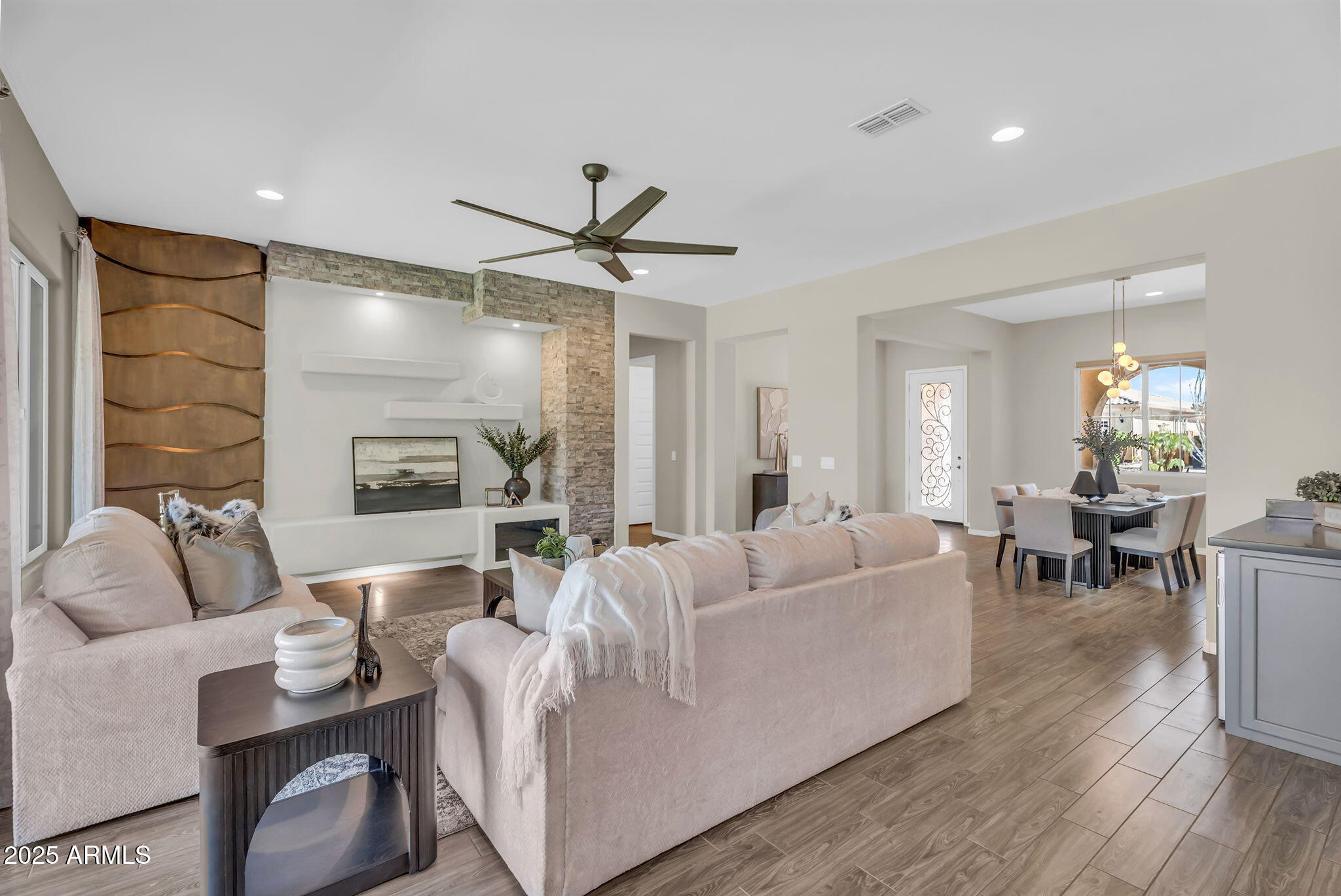 3932 E TORREY PINES Lane