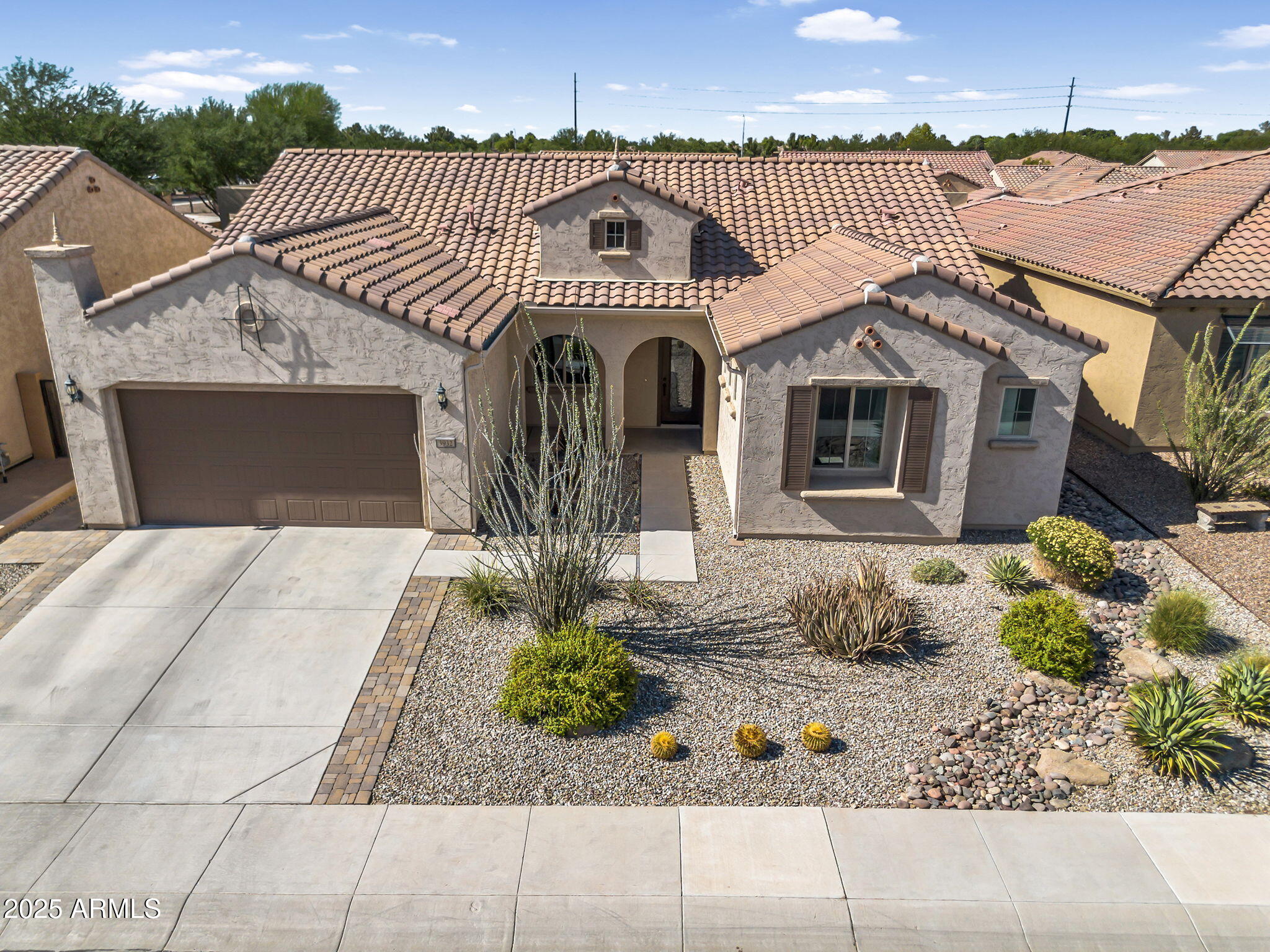 3932 E TORREY PINES Lane