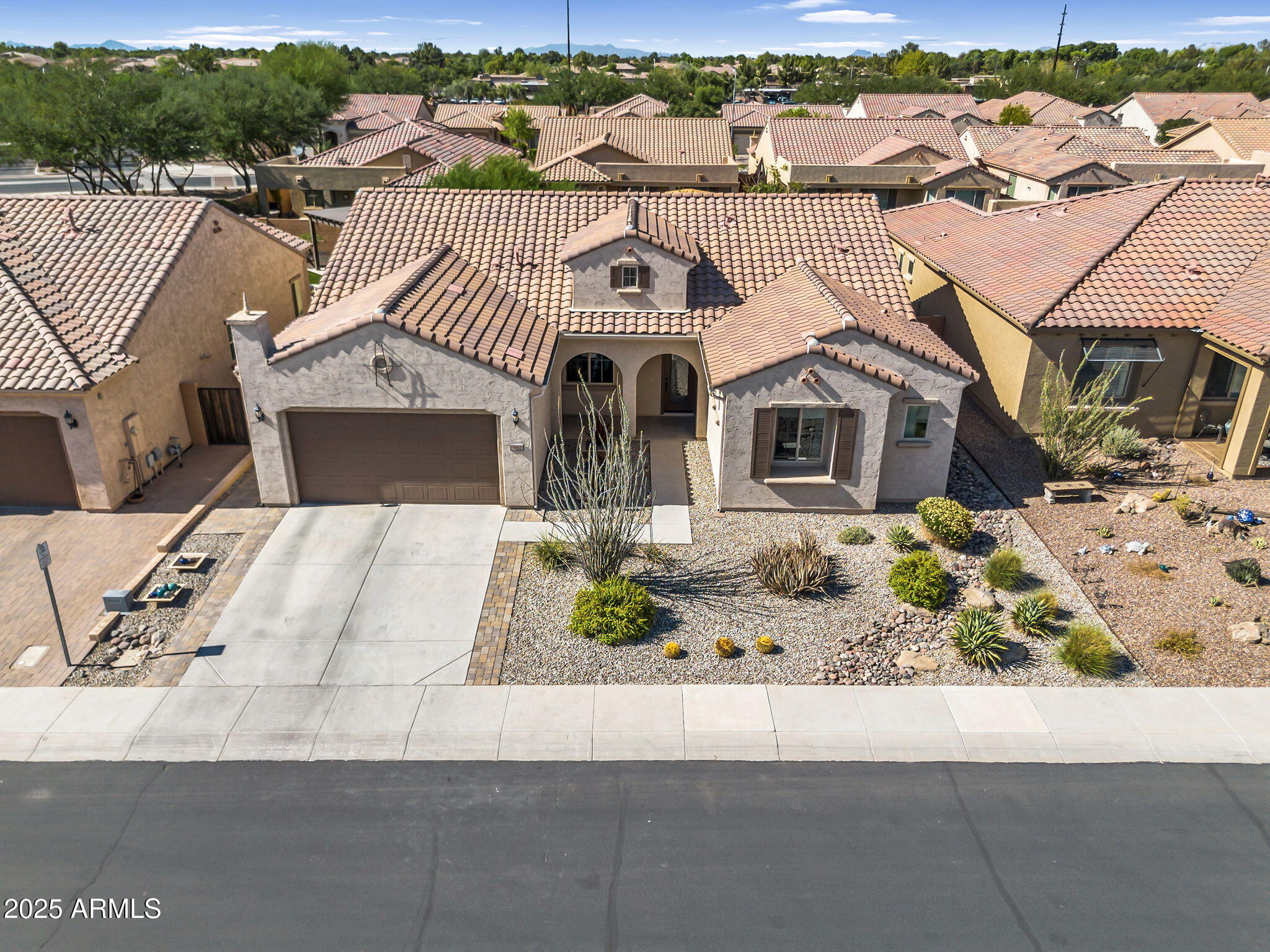 3932 E TORREY PINES Lane