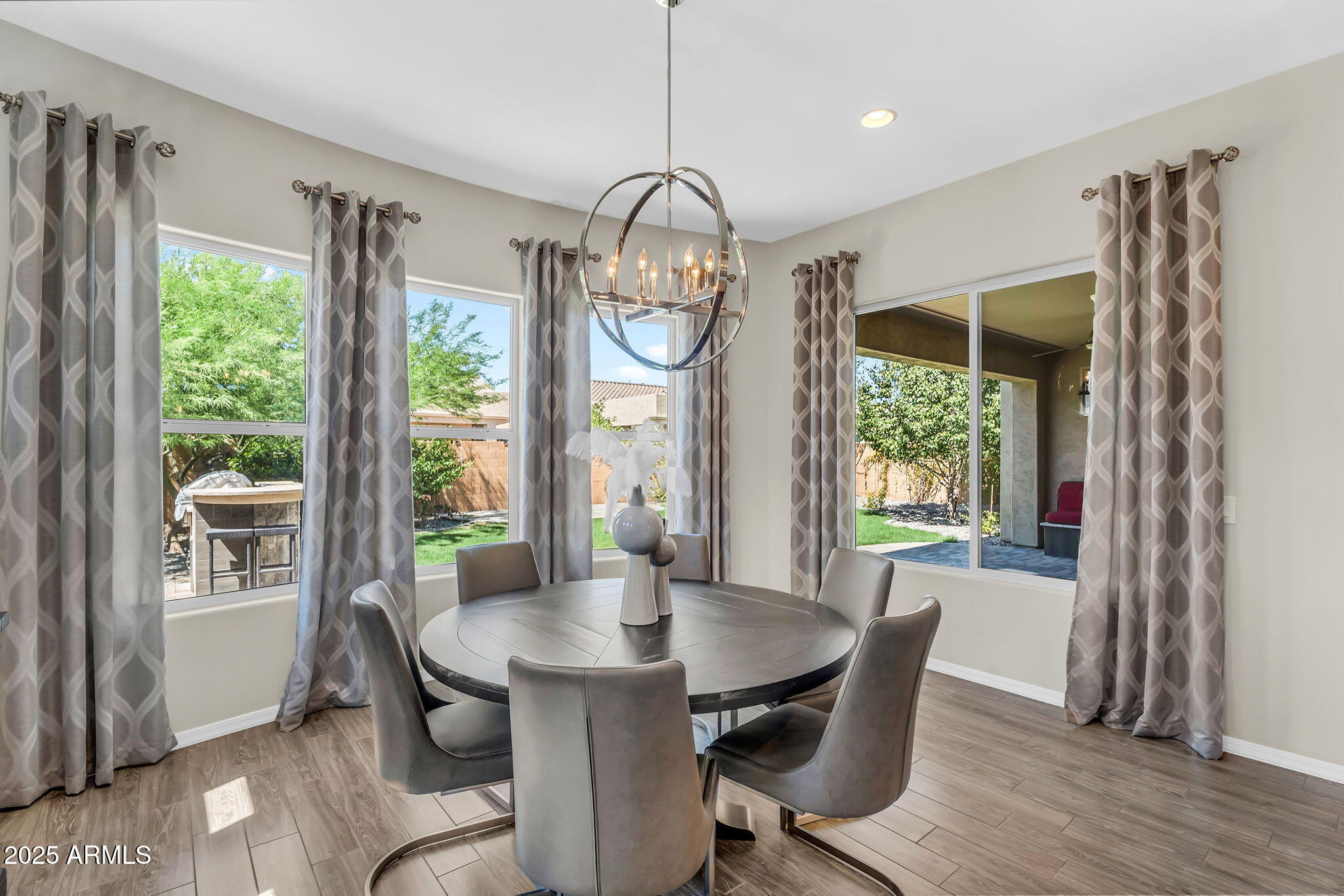 3932 E TORREY PINES Lane