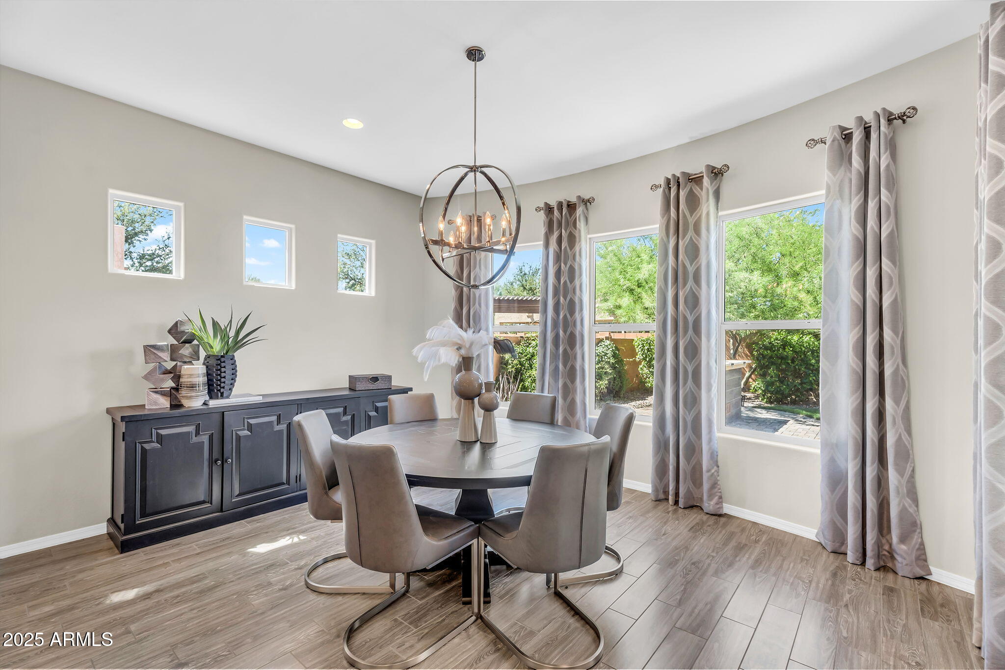 3932 E TORREY PINES Lane
