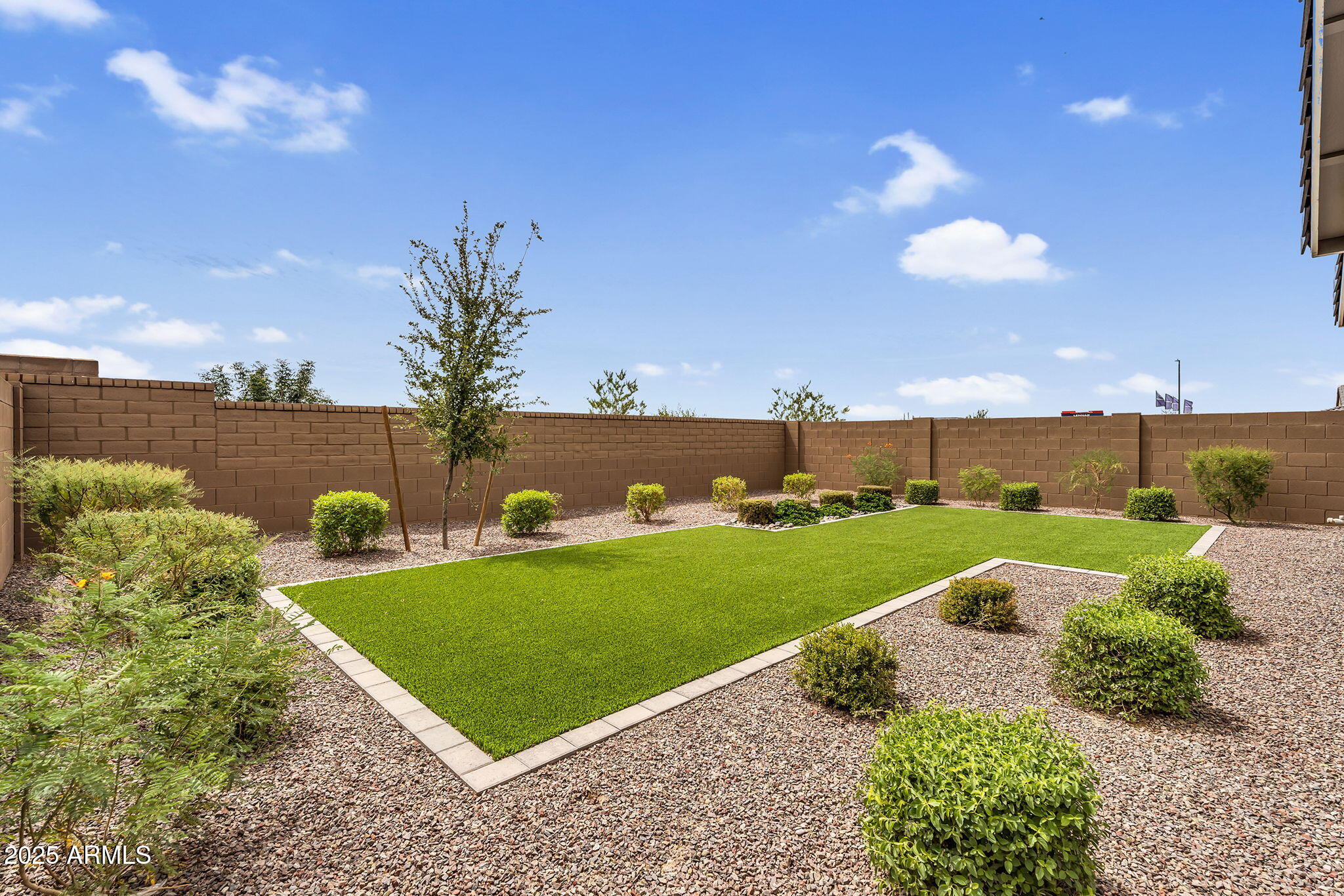 3067 E BARREL RACE Road