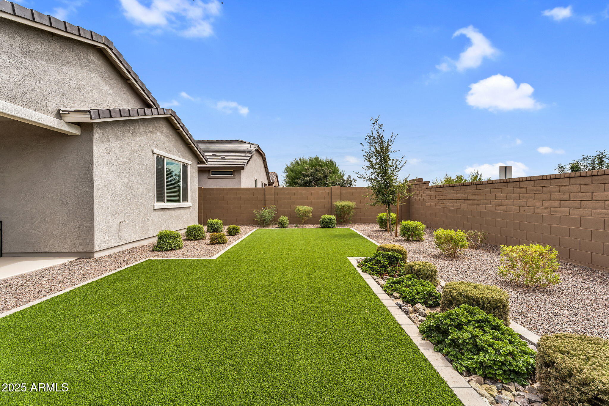 3067 E BARREL RACE Road