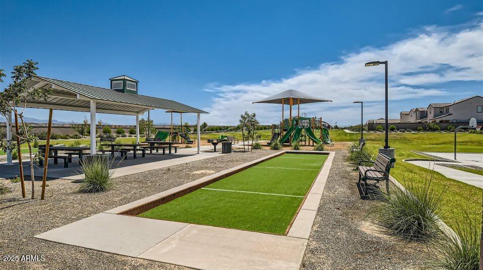 3067 E BARREL RACE Road