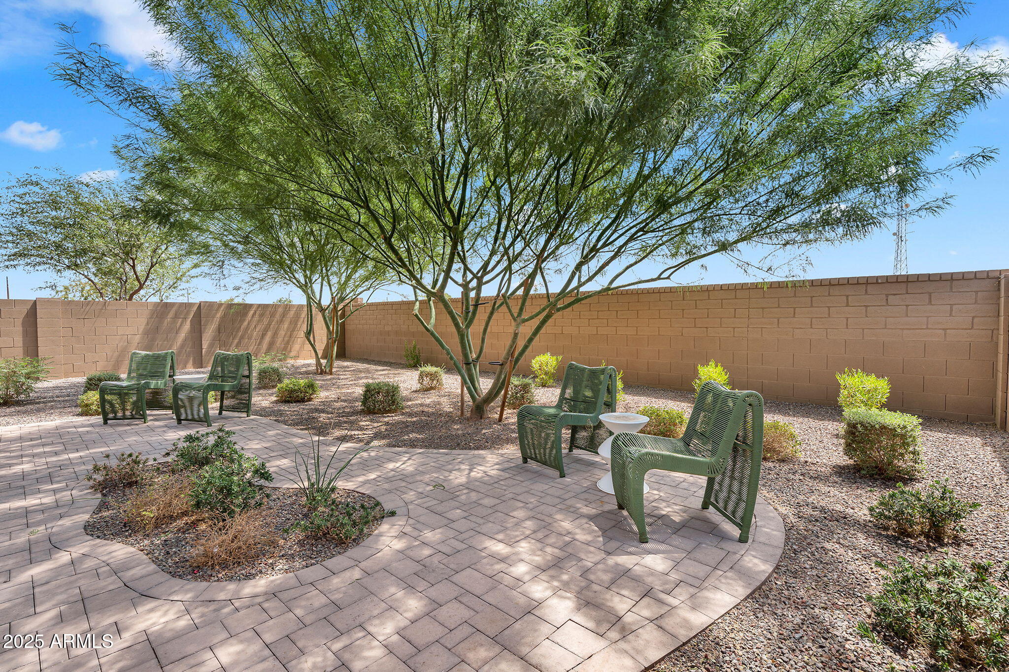 3097 E BARREL RACE Road