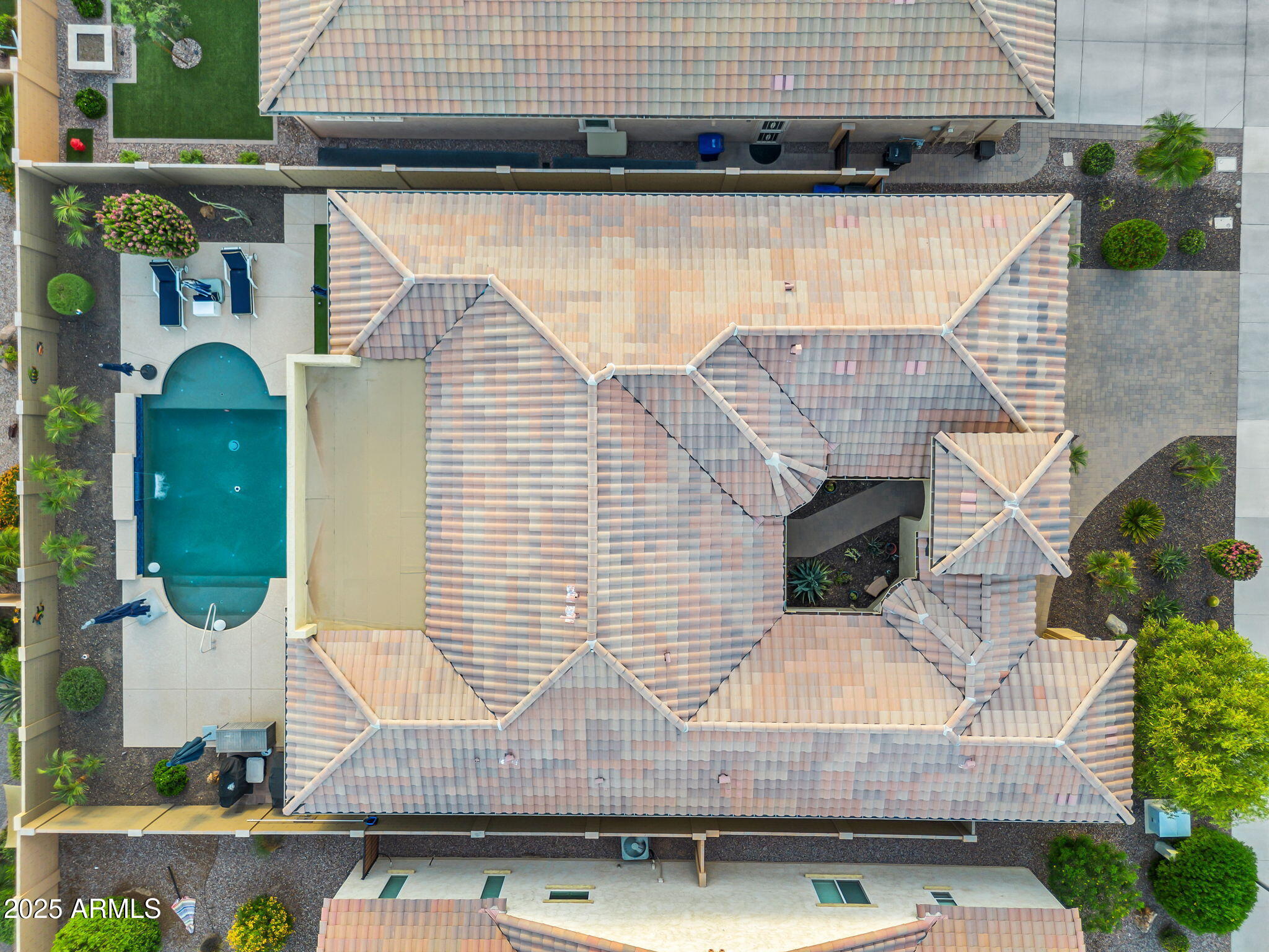 3943 E TORREY PINES Lane