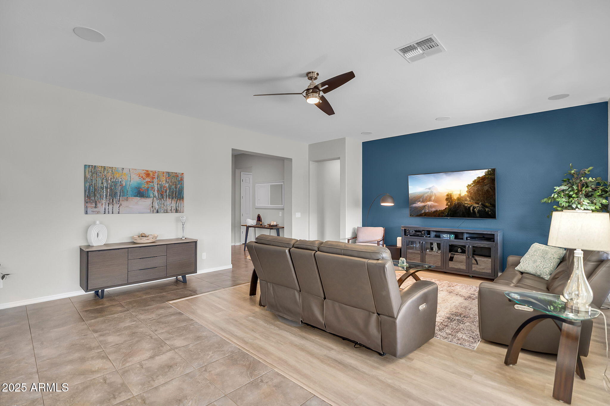 3943 E TORREY PINES Lane