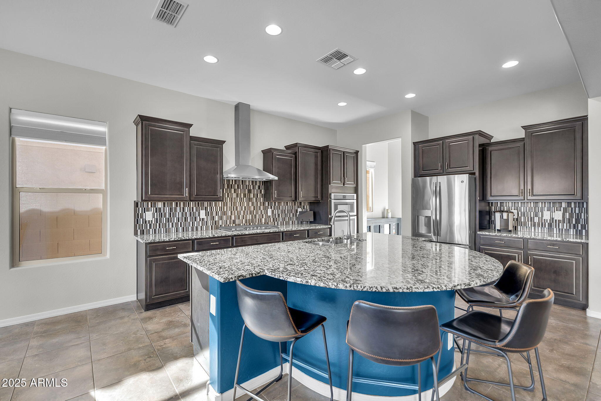 3943 E TORREY PINES Lane