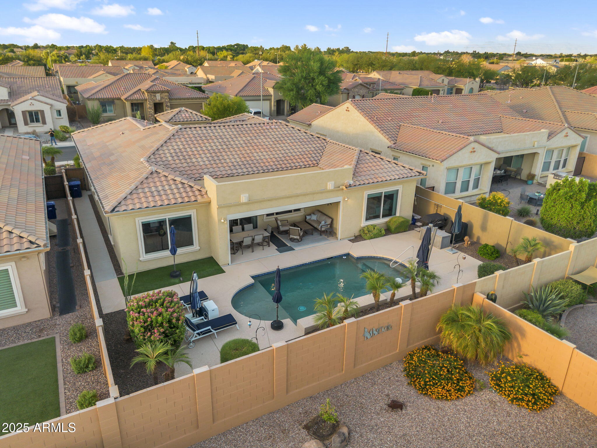 3943 E TORREY PINES Lane