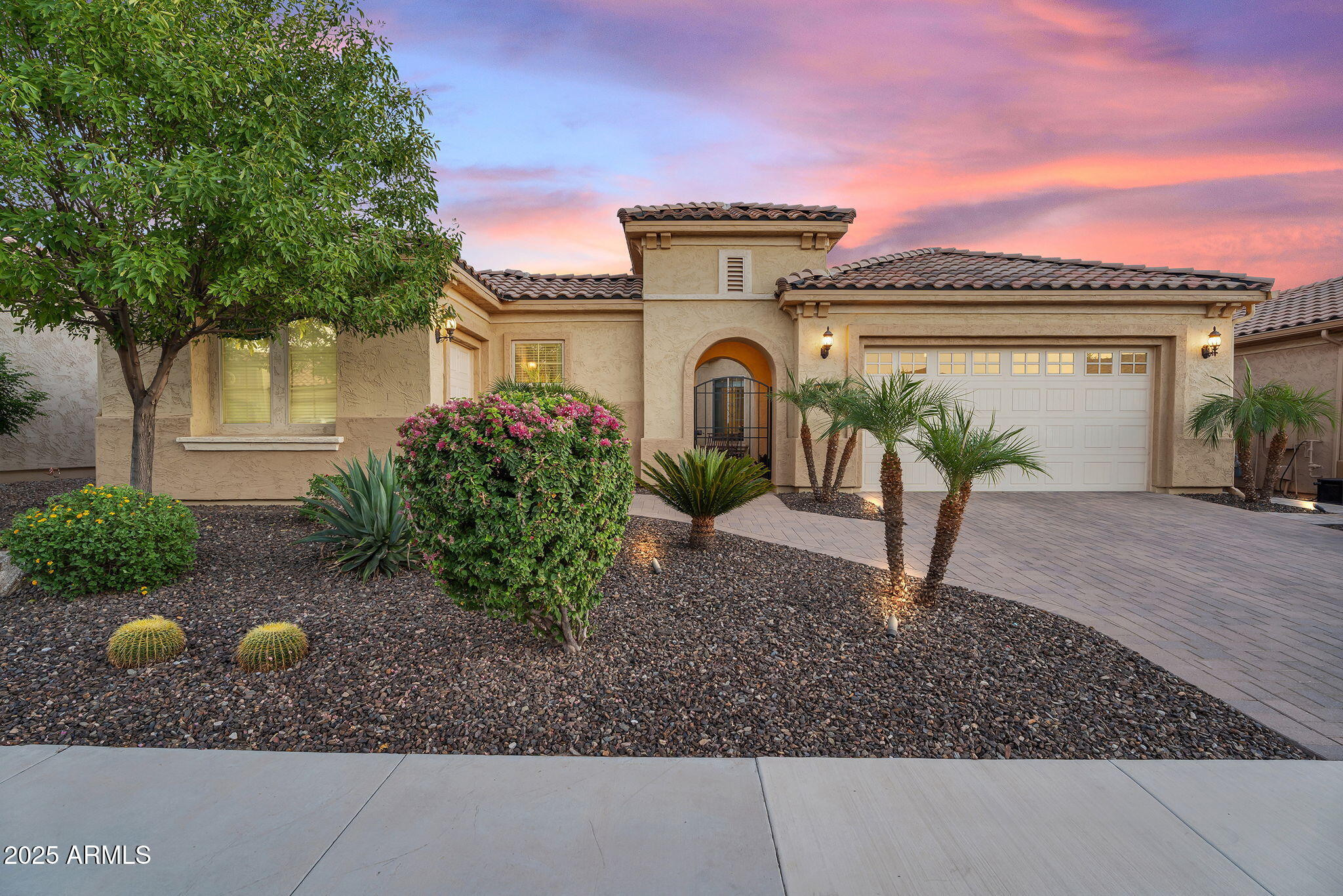 3943 E TORREY PINES Lane