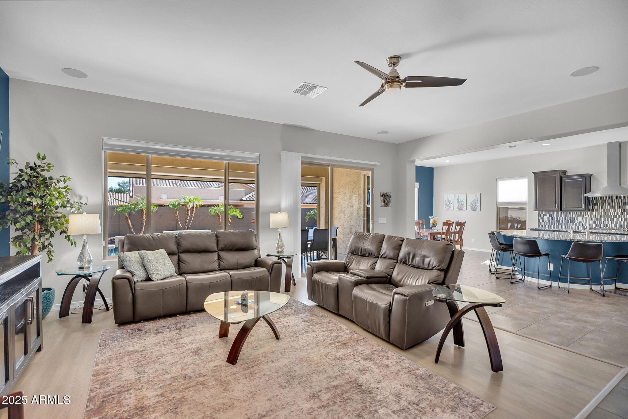 3943 E TORREY PINES Lane