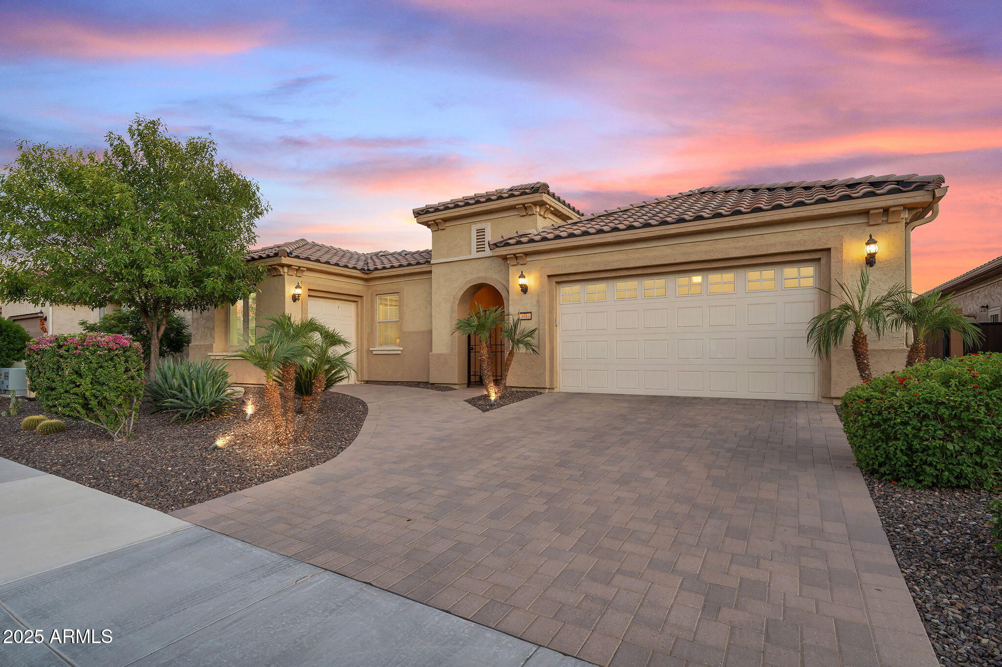 3943 E TORREY PINES Lane