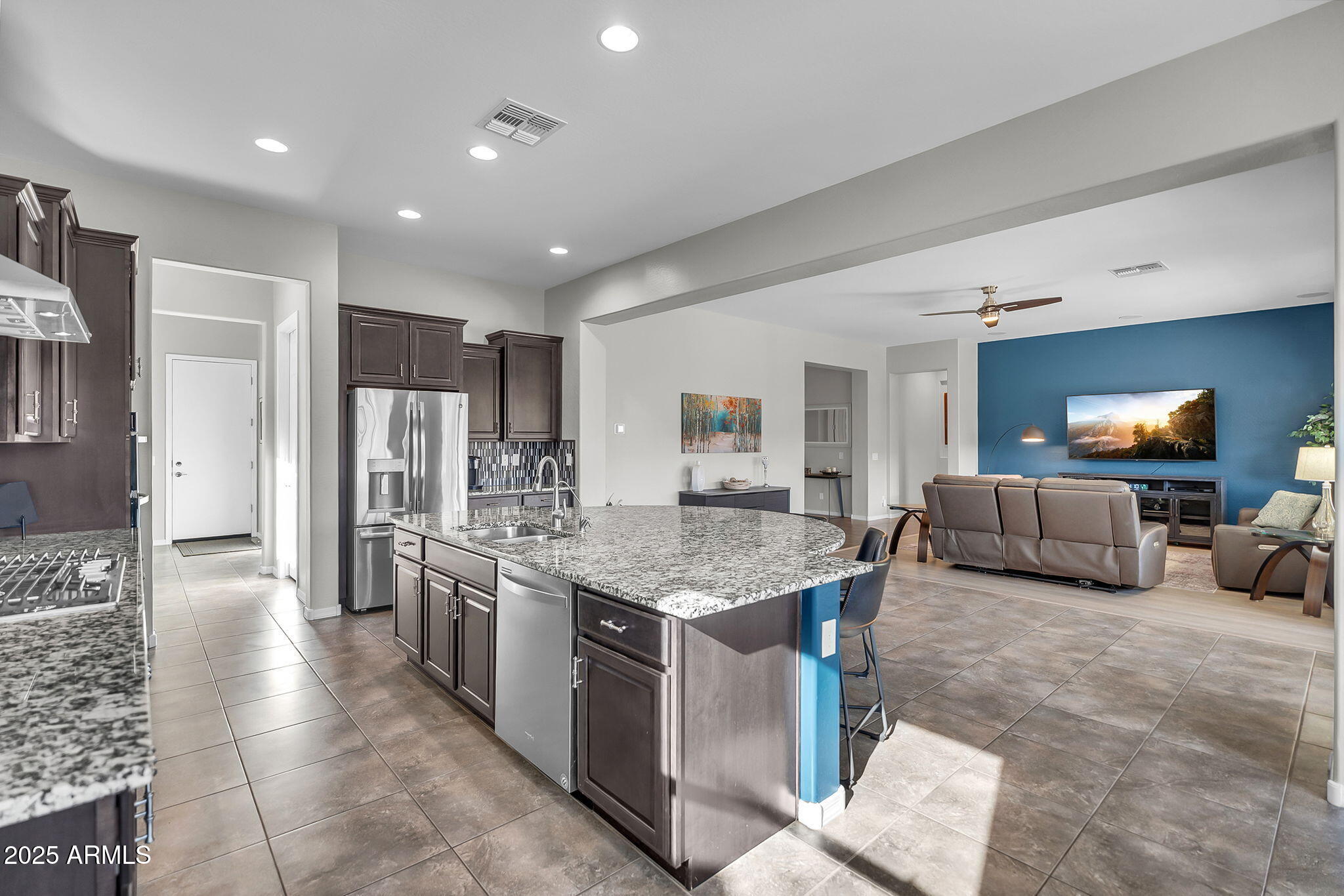 3943 E TORREY PINES Lane