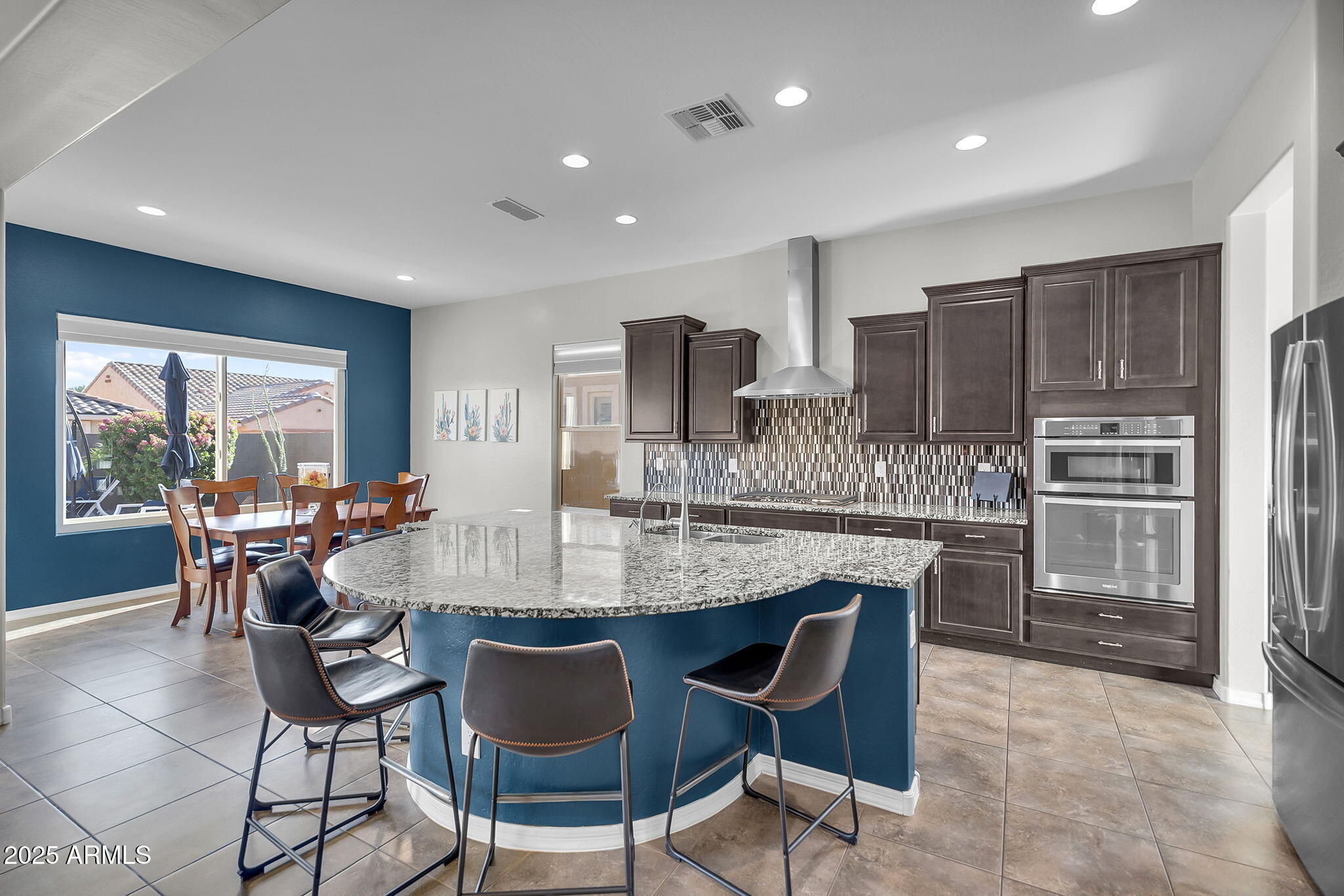 3943 E TORREY PINES Lane