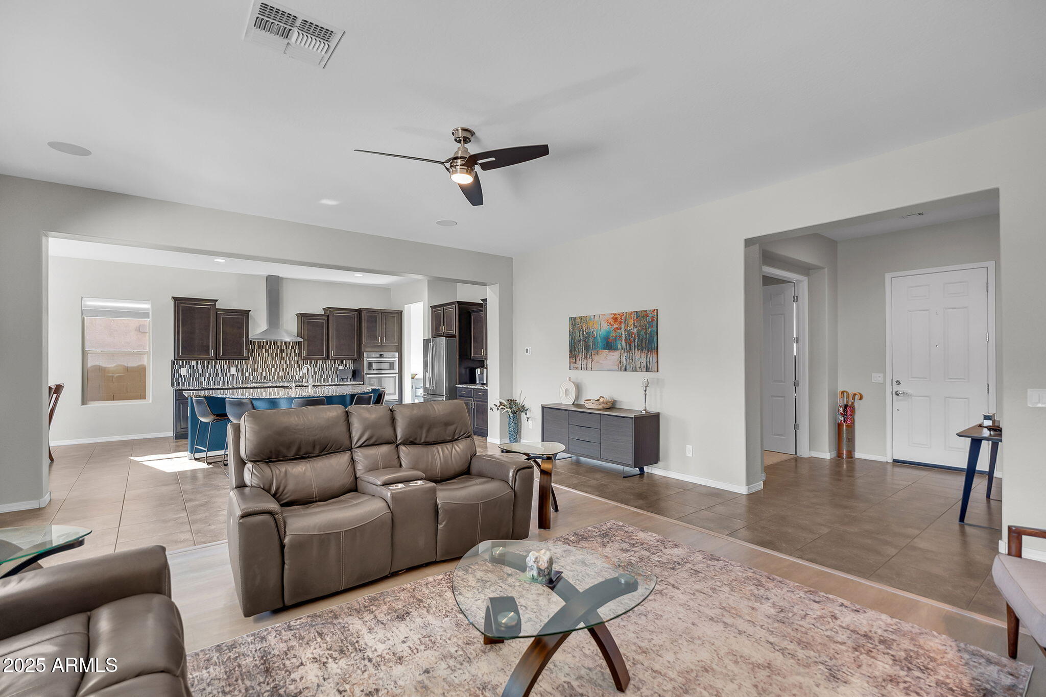 3943 E TORREY PINES Lane