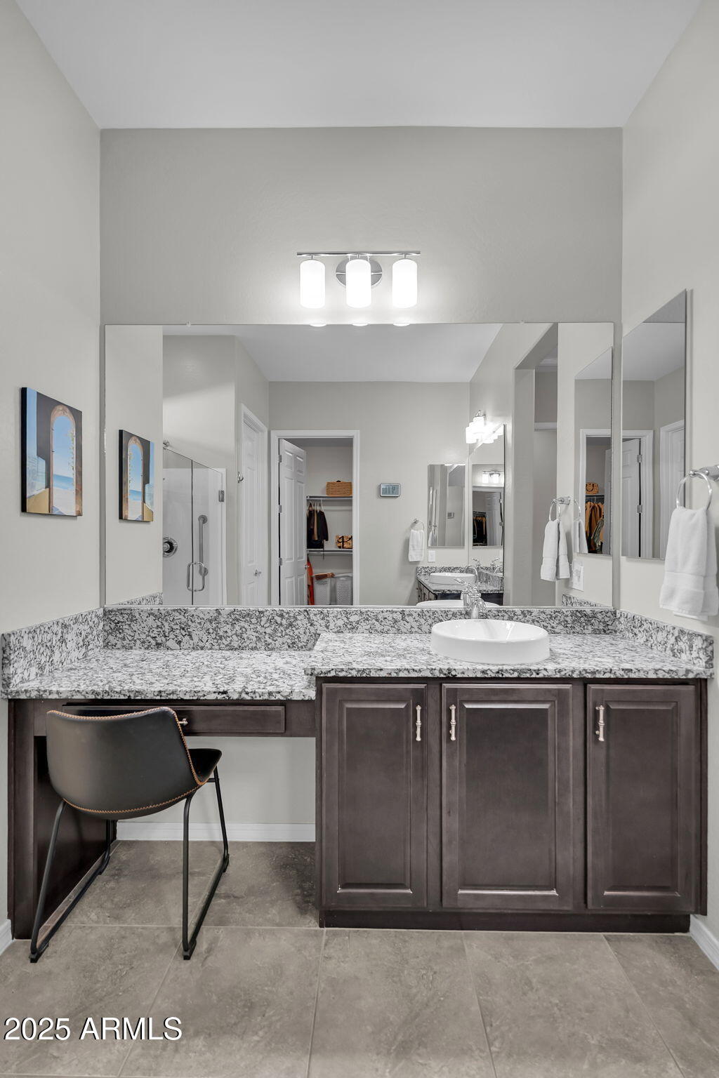 3943 E TORREY PINES Lane