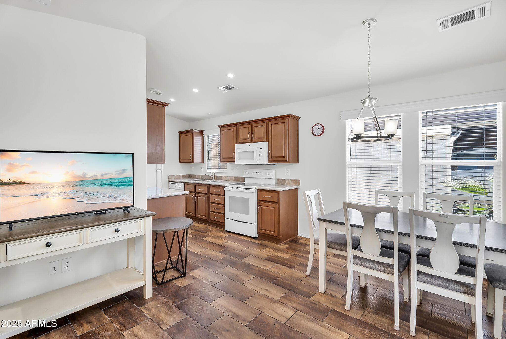 8865 E BASELINE Road, 802