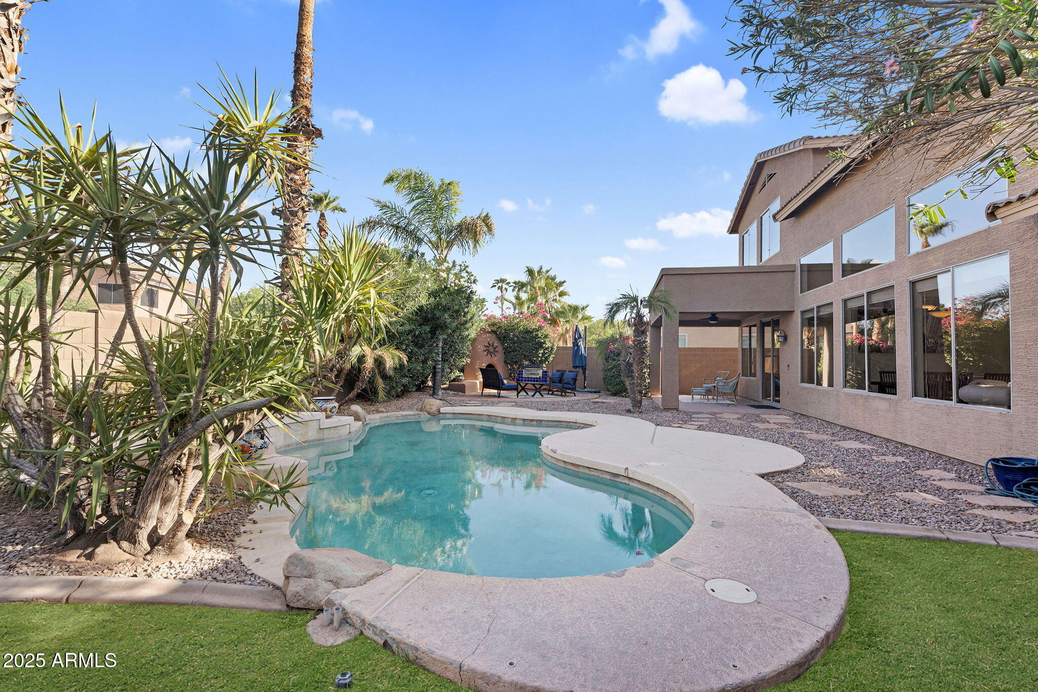 1785 S MORRISON Lane
